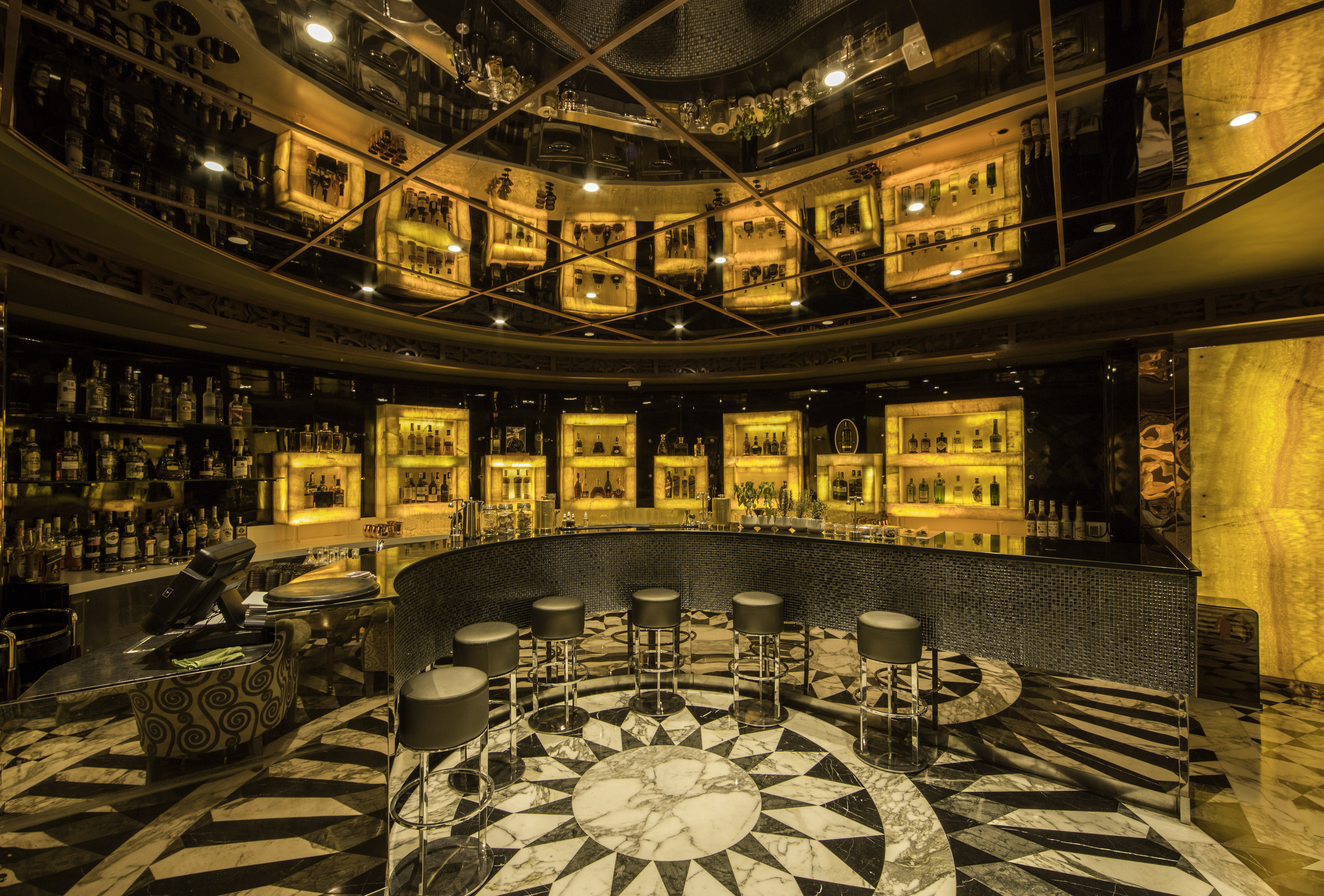 The Long ラウンジ