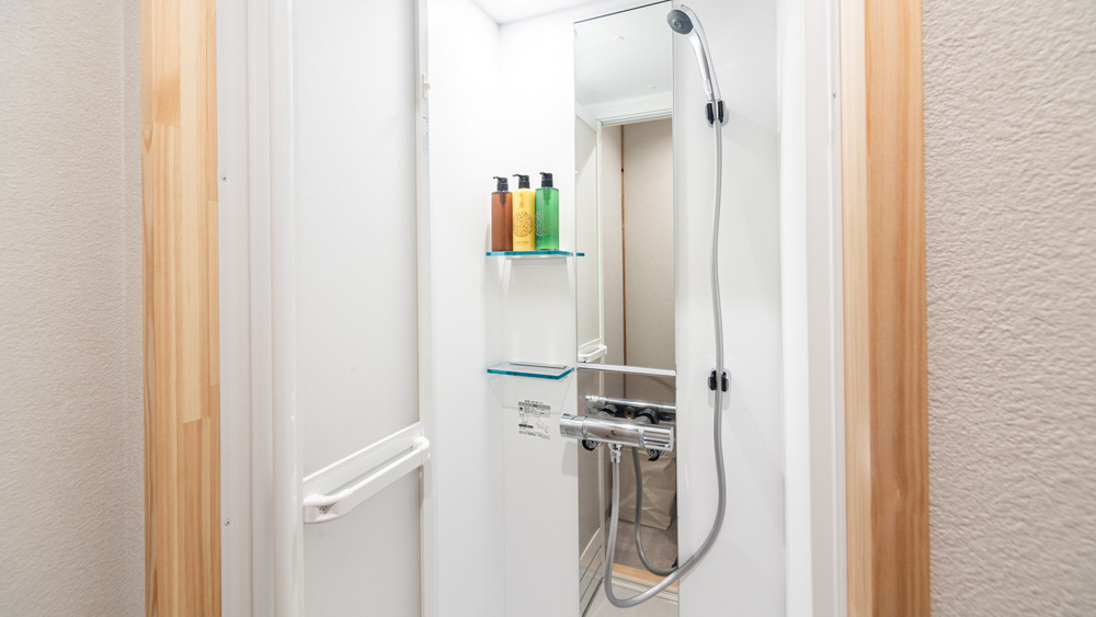 シャワーブース