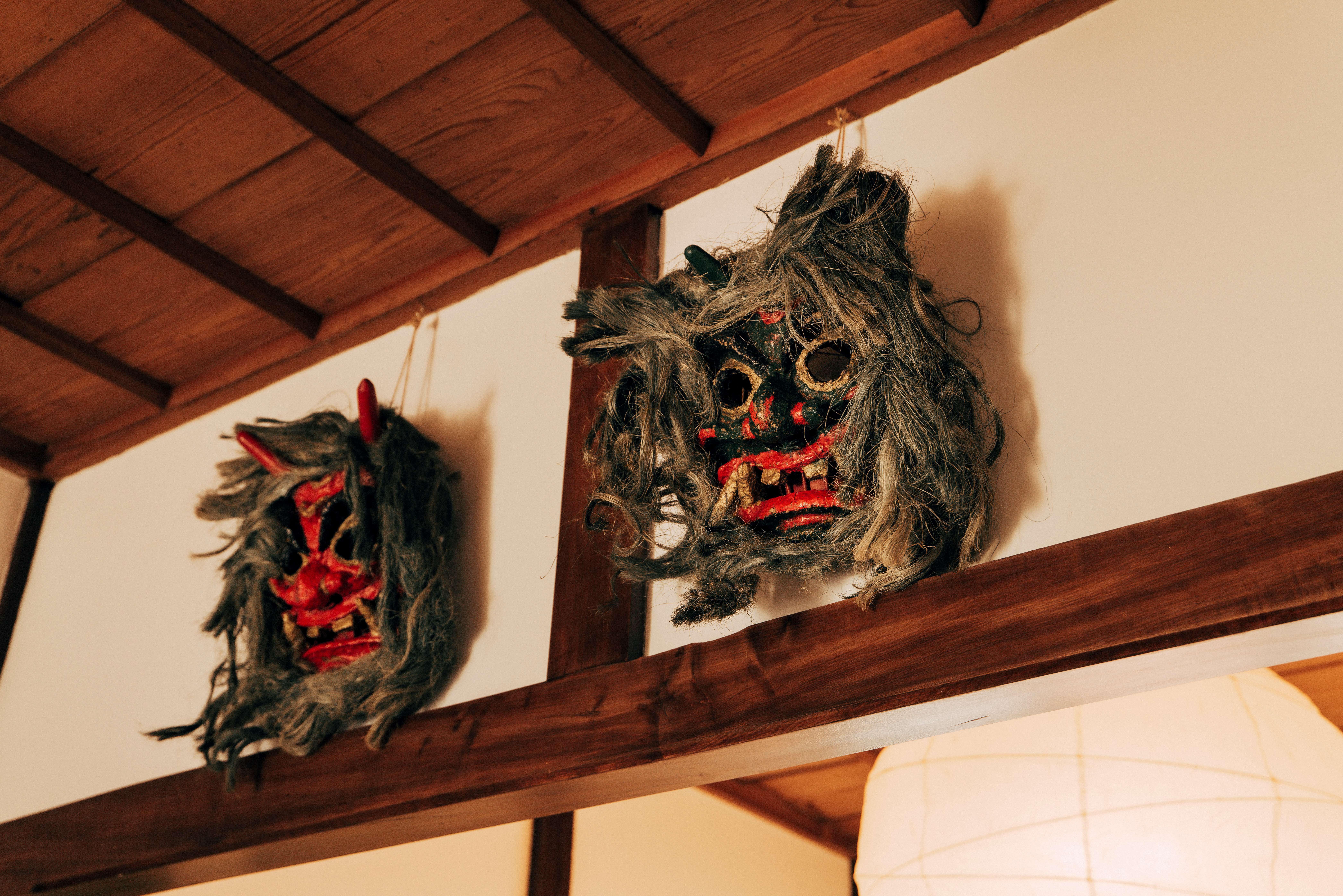 玄関には元浜町のナマハゲがお出迎え -namahage