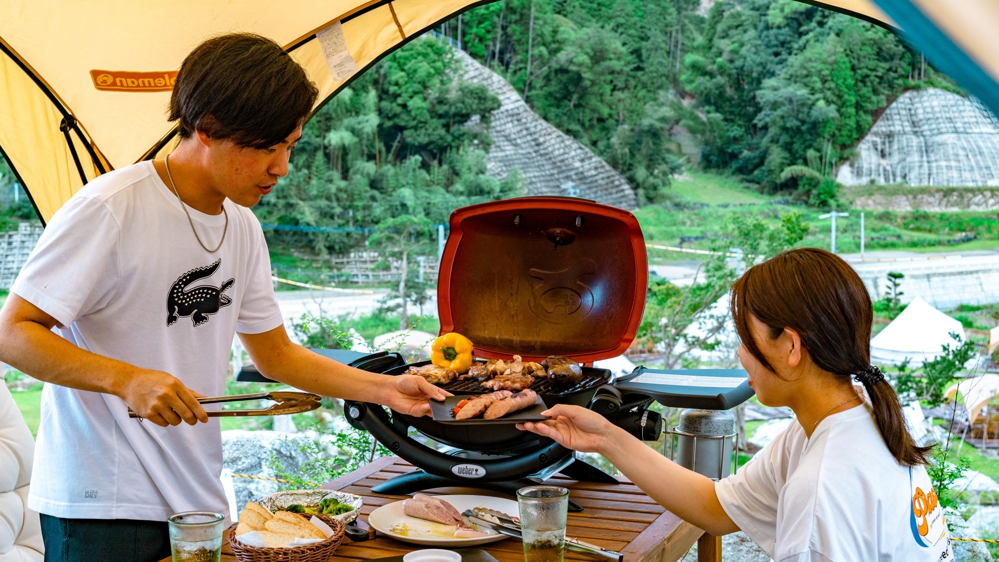 【滞在風景】ドームテント前のお食事スペース
