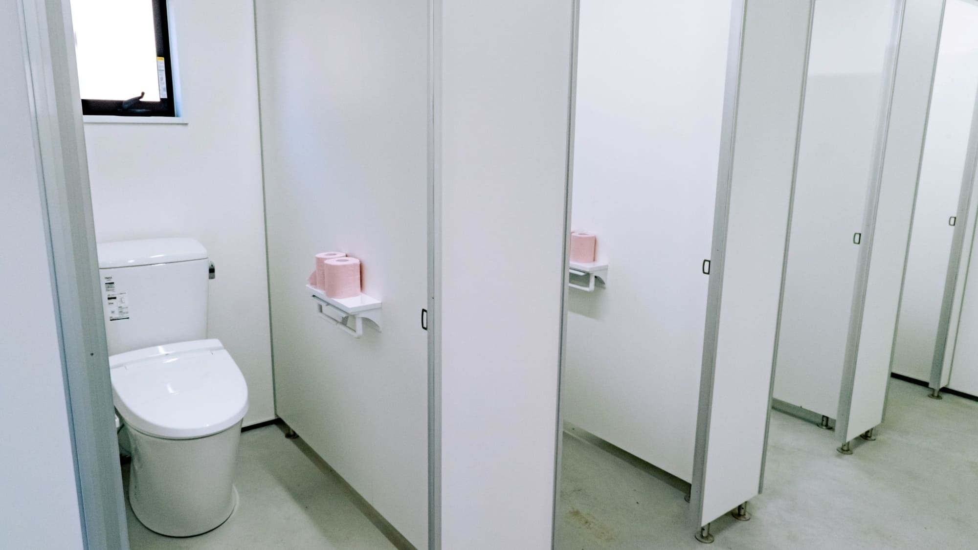 【トイレ】男女別・温水便座付き