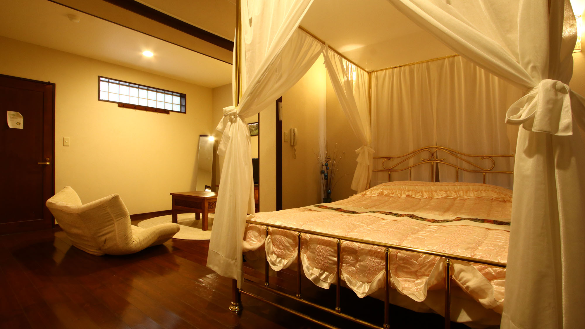 ダブル◆天蓋付きダブルベッドのお部屋*