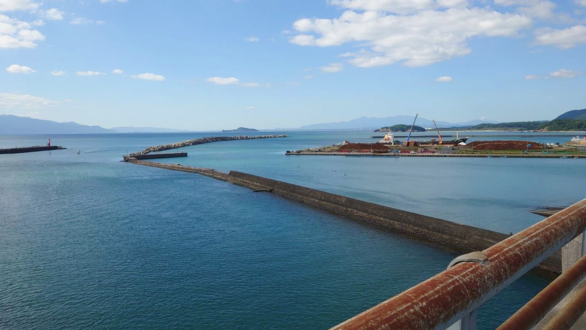 ・【周辺】すぐ近くの海からは志布志湾が一望できます