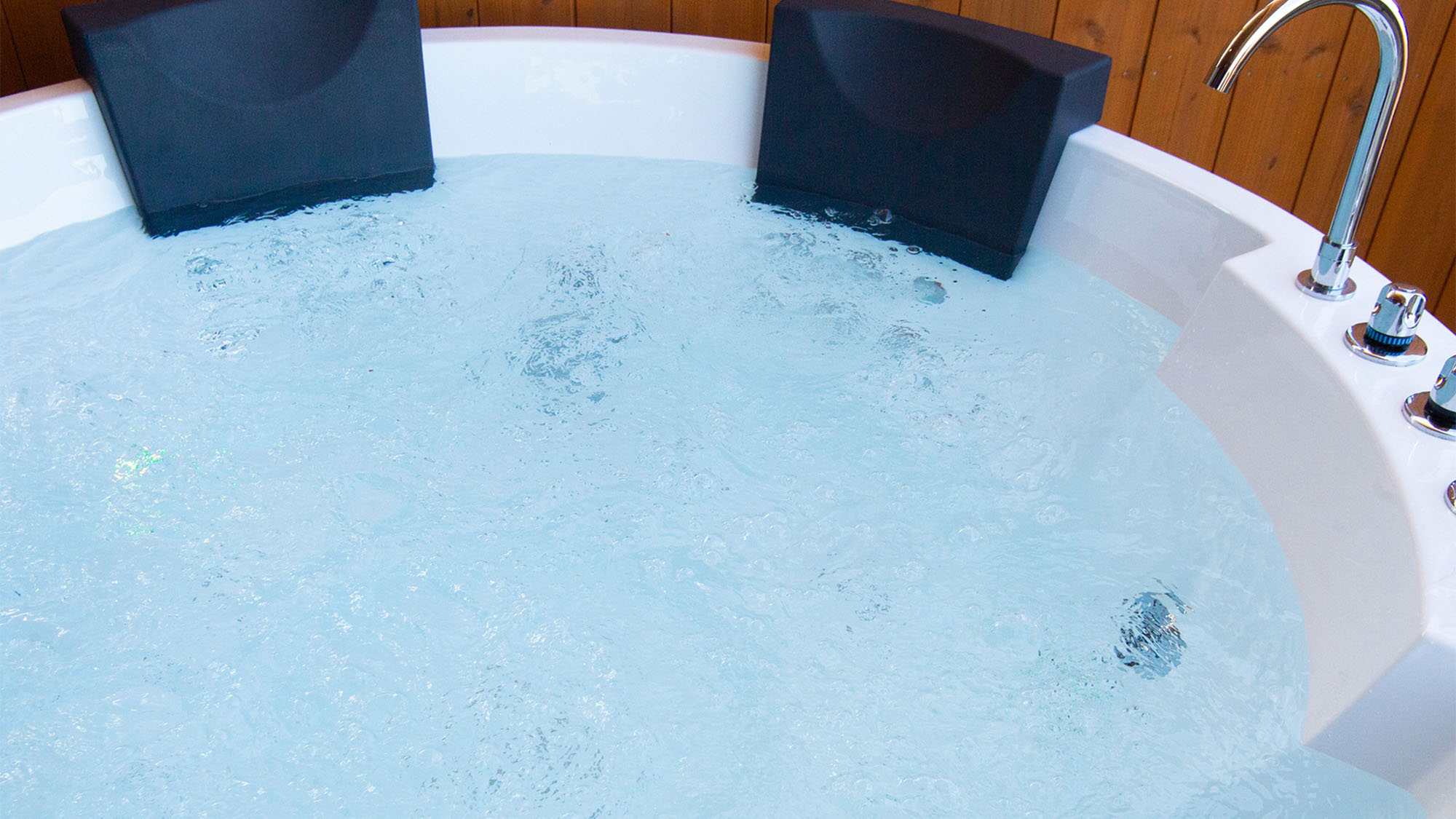 ・【ジャグジー】疲れを癒す、贅沢なジャグジータイム。存分にリラックスのひとときをお楽しみください。