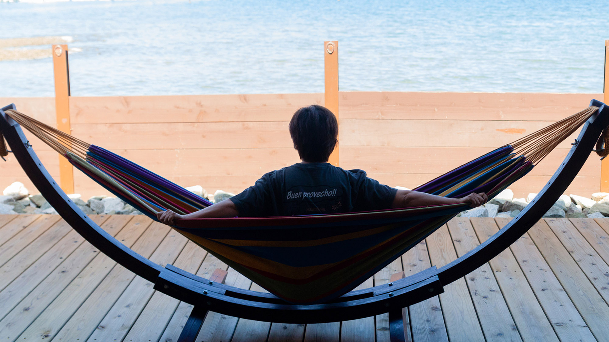 ・【景色】ハンモックでくつろぎながら大阪湾を堪能できます。心ゆくまで景色と時間をお楽しみください。
