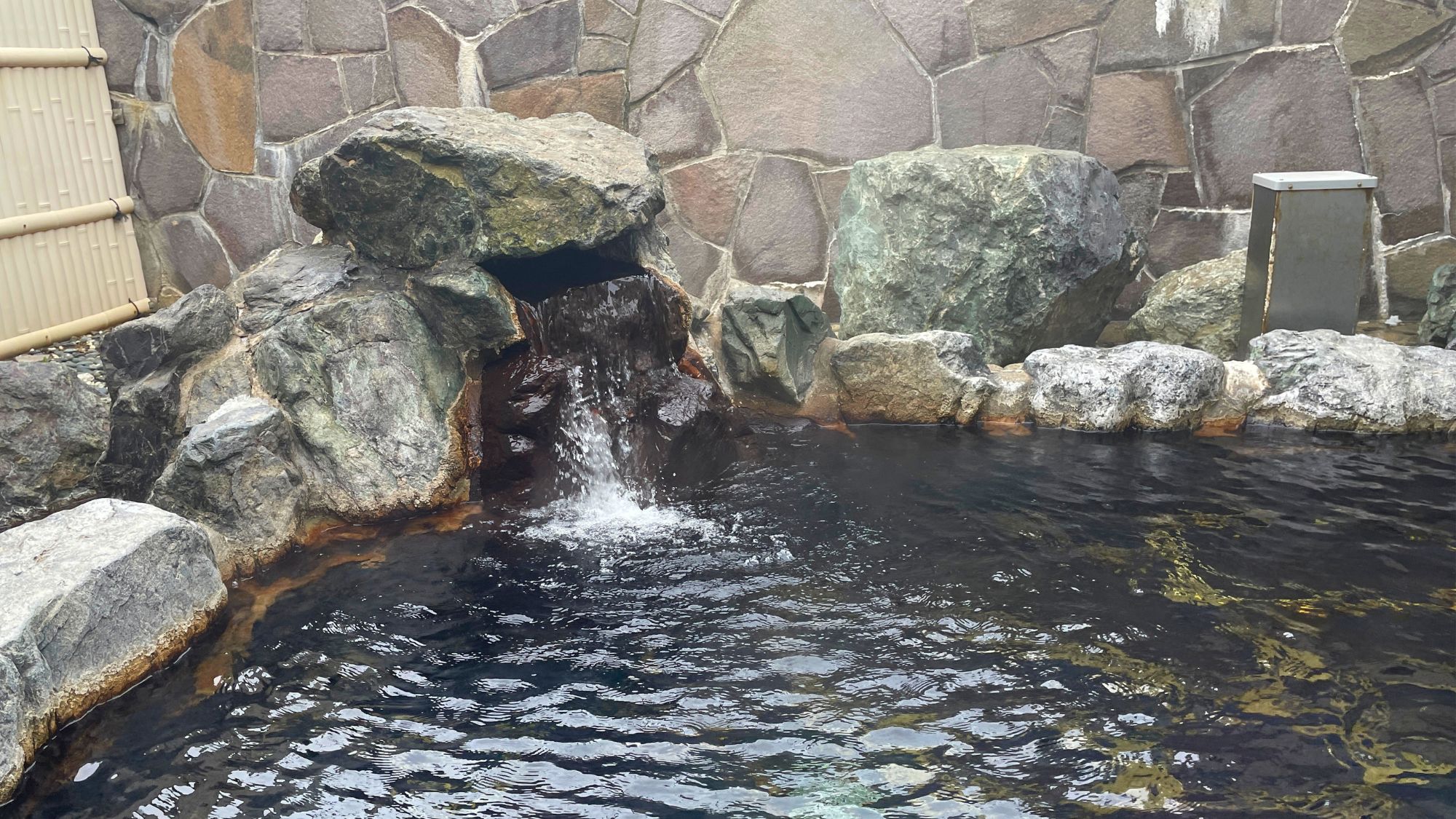 ◆【大浴場・露天風呂】40℃の湯で、開放感と癒しのひとときをお楽しみいただけます。