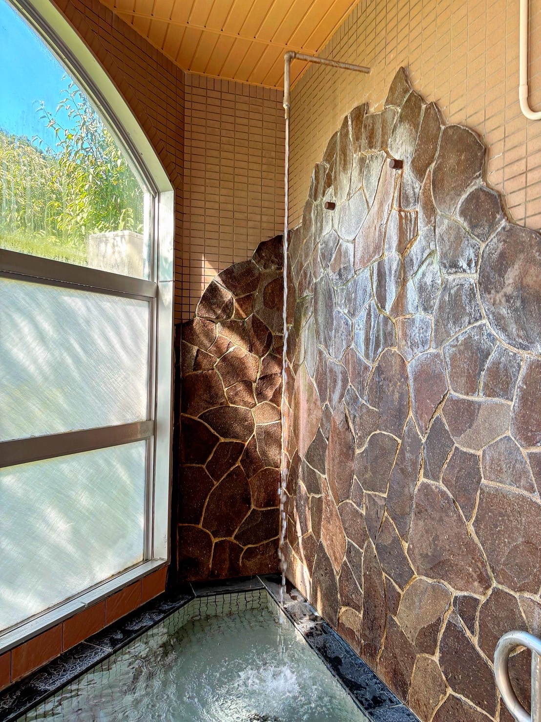 【うたせ湯】３５℃のお湯で日ごろの疲れをリフレッシュ