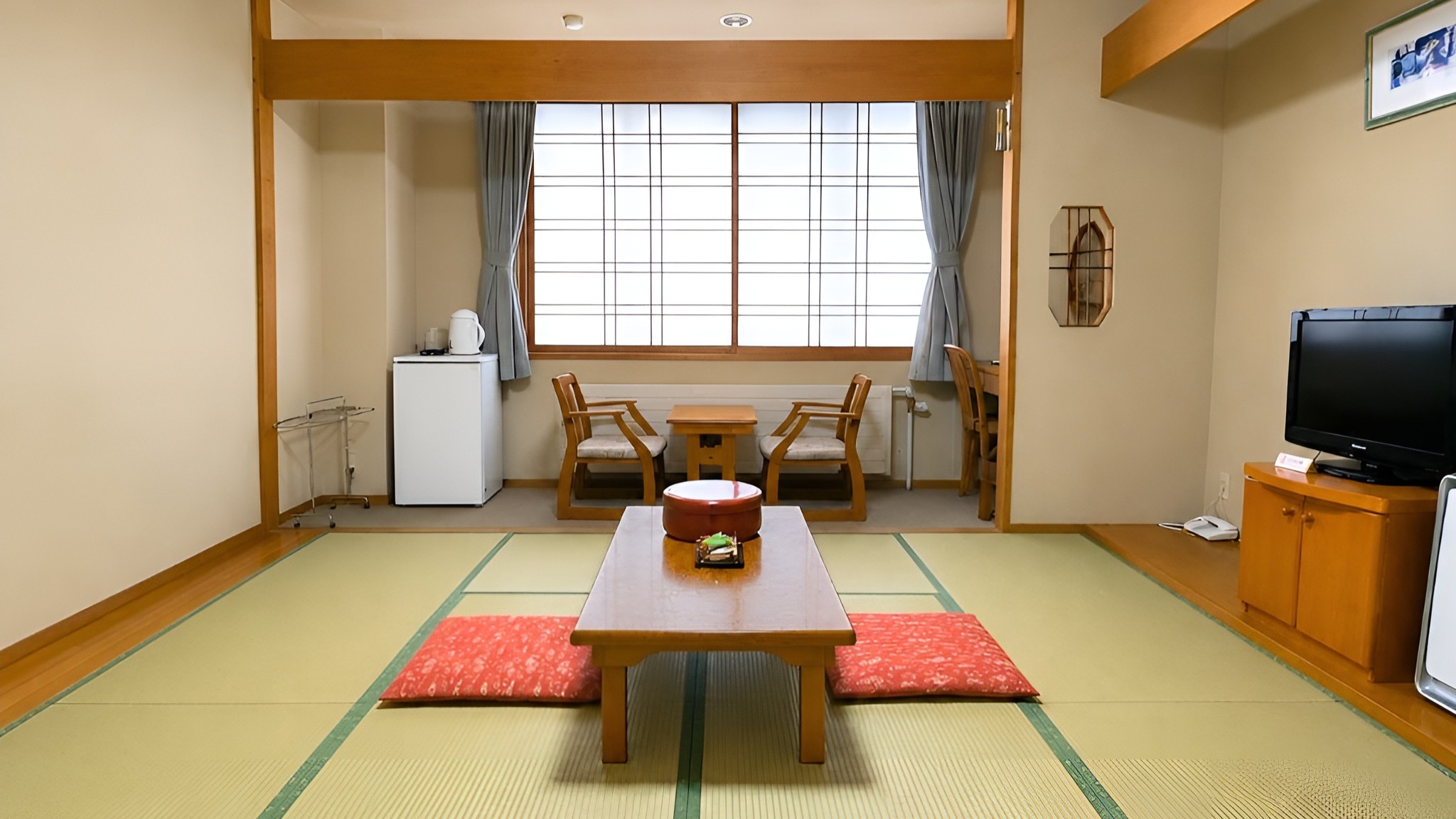 ◆【客室】和室8畳+板の間2畳