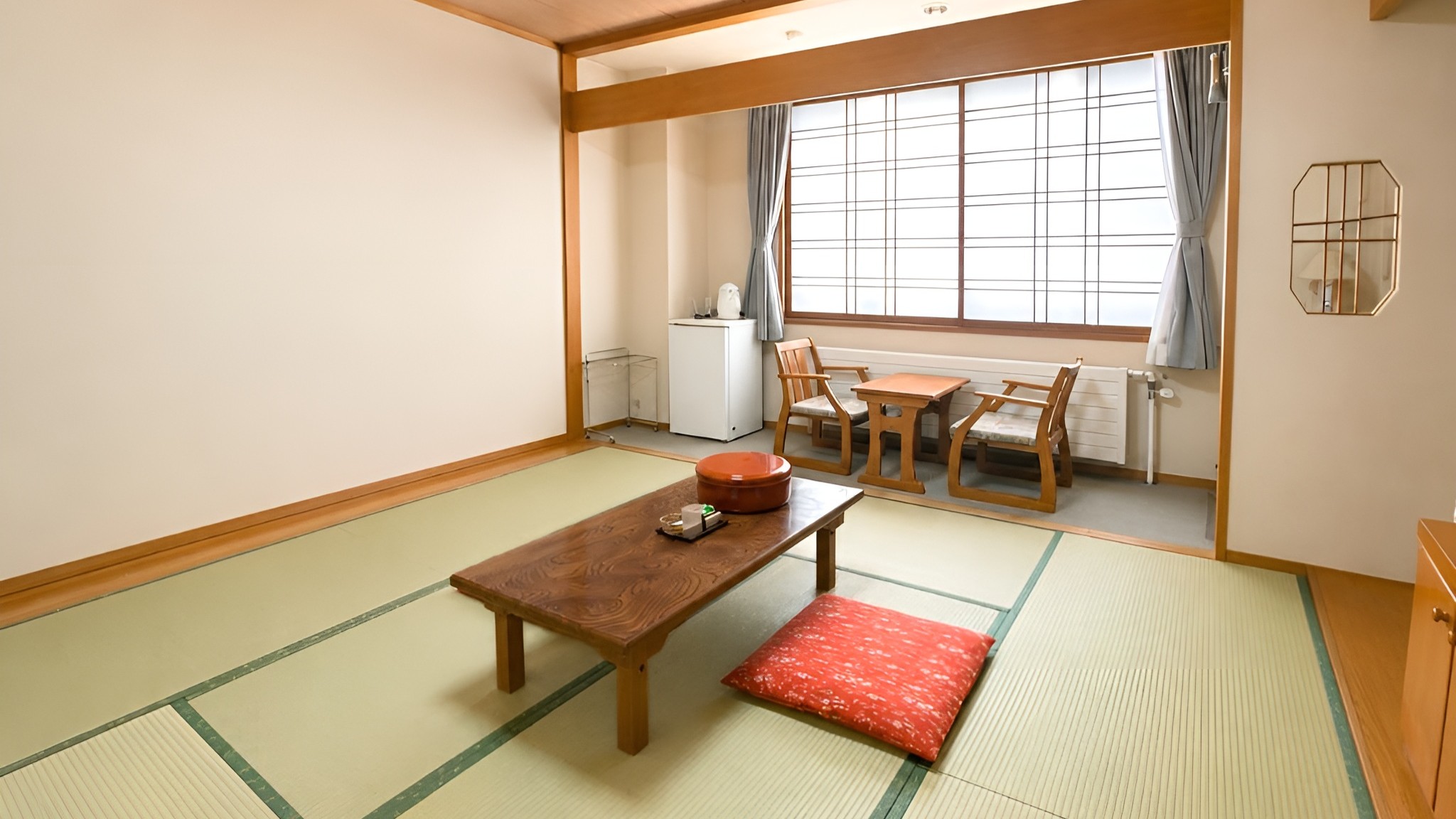 ◆【客室】和室8畳+板の間2畳