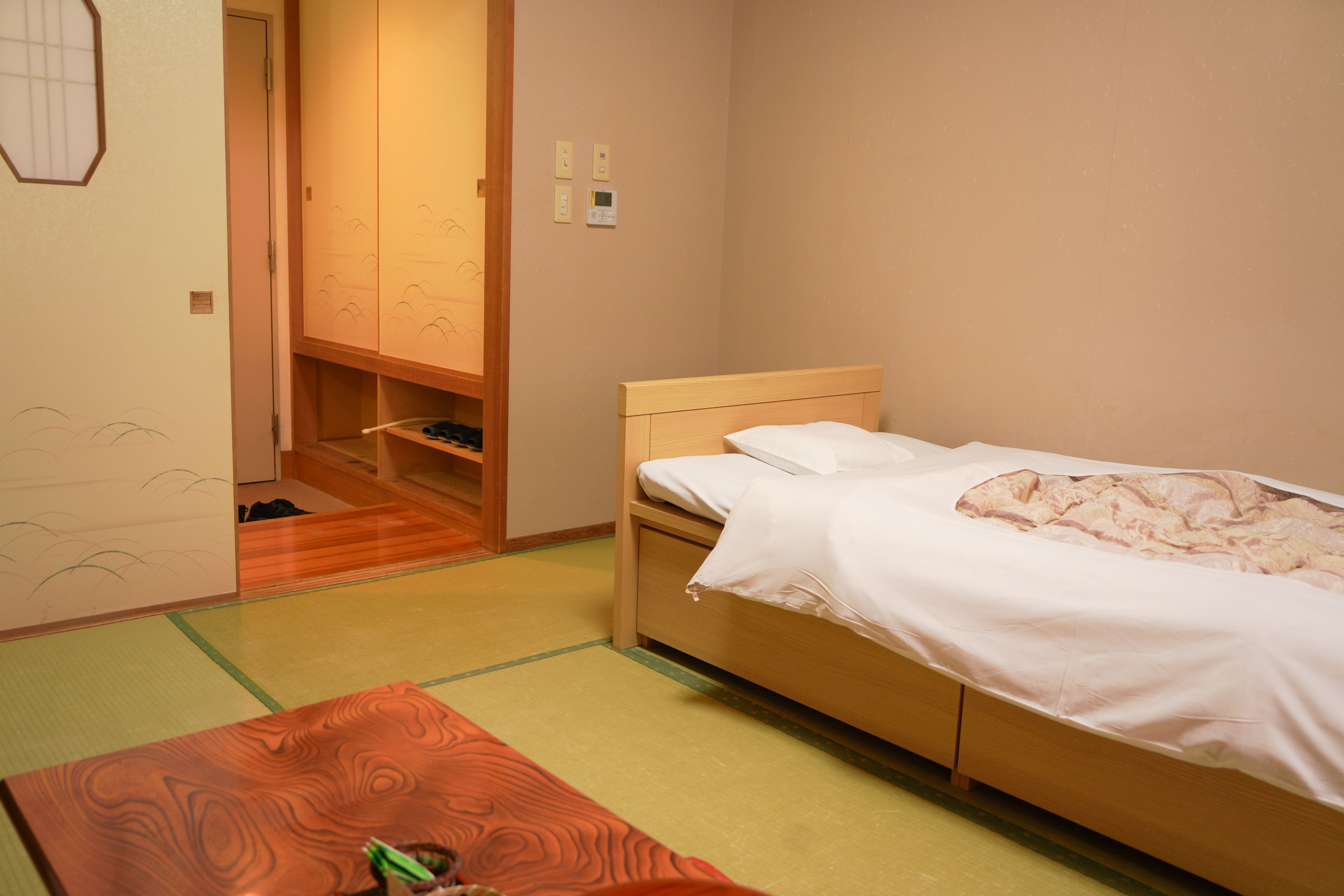 和室6畳（ベッドタイプ）