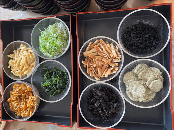 【朝食】選べるお味噌汁の具材！自分だけの１杯で心も体もほっと温まる朝を。