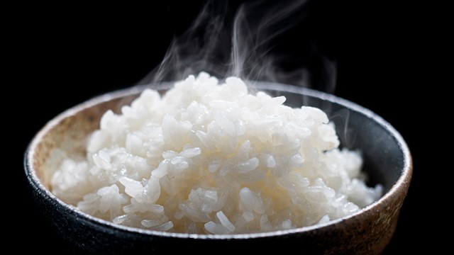 【朝食】ごはんは山形県産「はえぬき」を使用しています