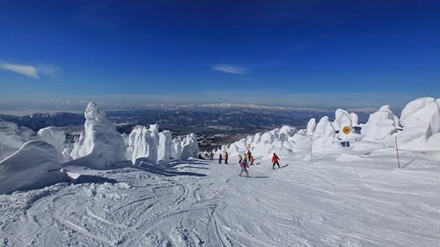 【蔵王温泉スキー場】抜群の雪質と豊富な積雪！当館より車で約30分
