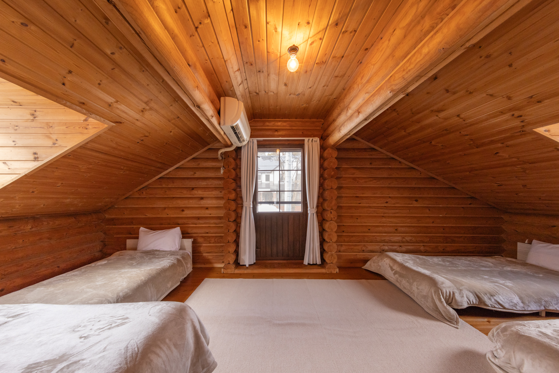 1号棟　ベッドルーム