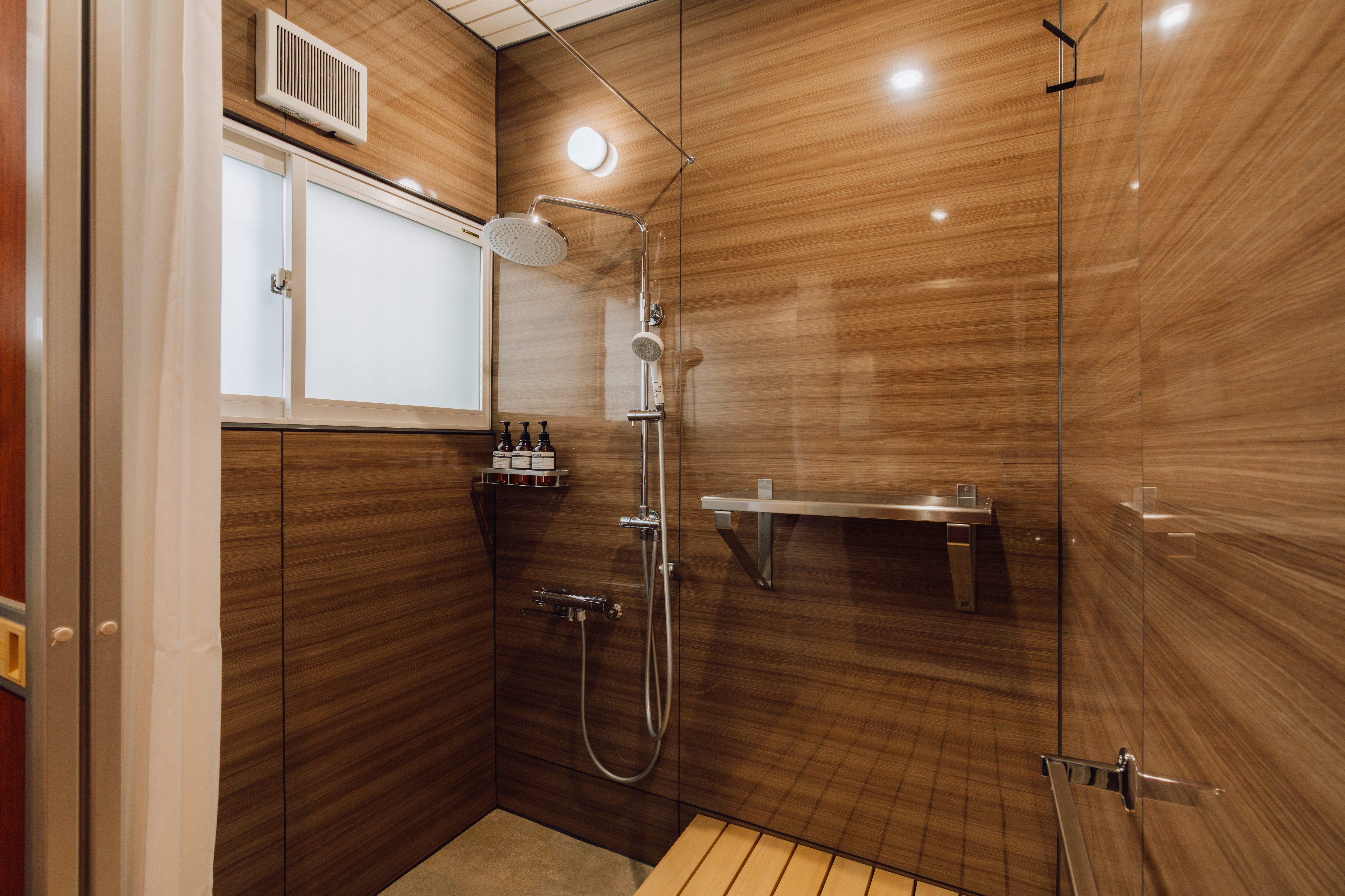 シャワールーム