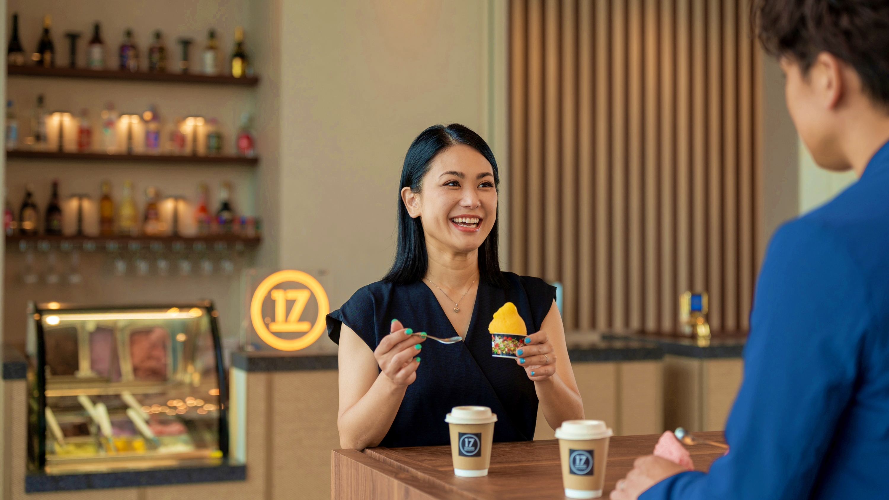 17階　フロント・ロビー、カフェ＆バー