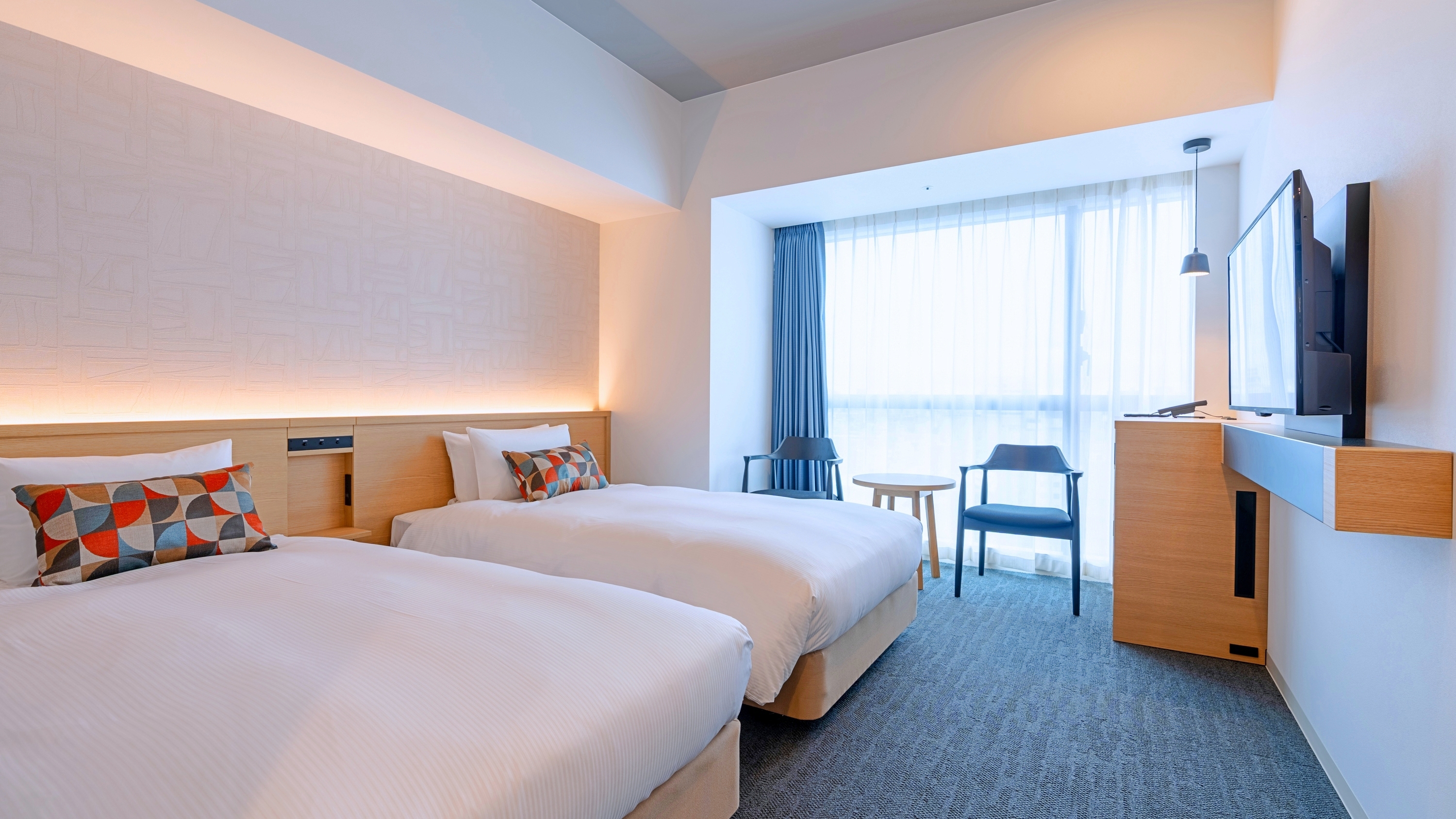 デラックスツイン／ハイフロア・スカイフロア（一例・家具などの仕様が異なる場合がございます）