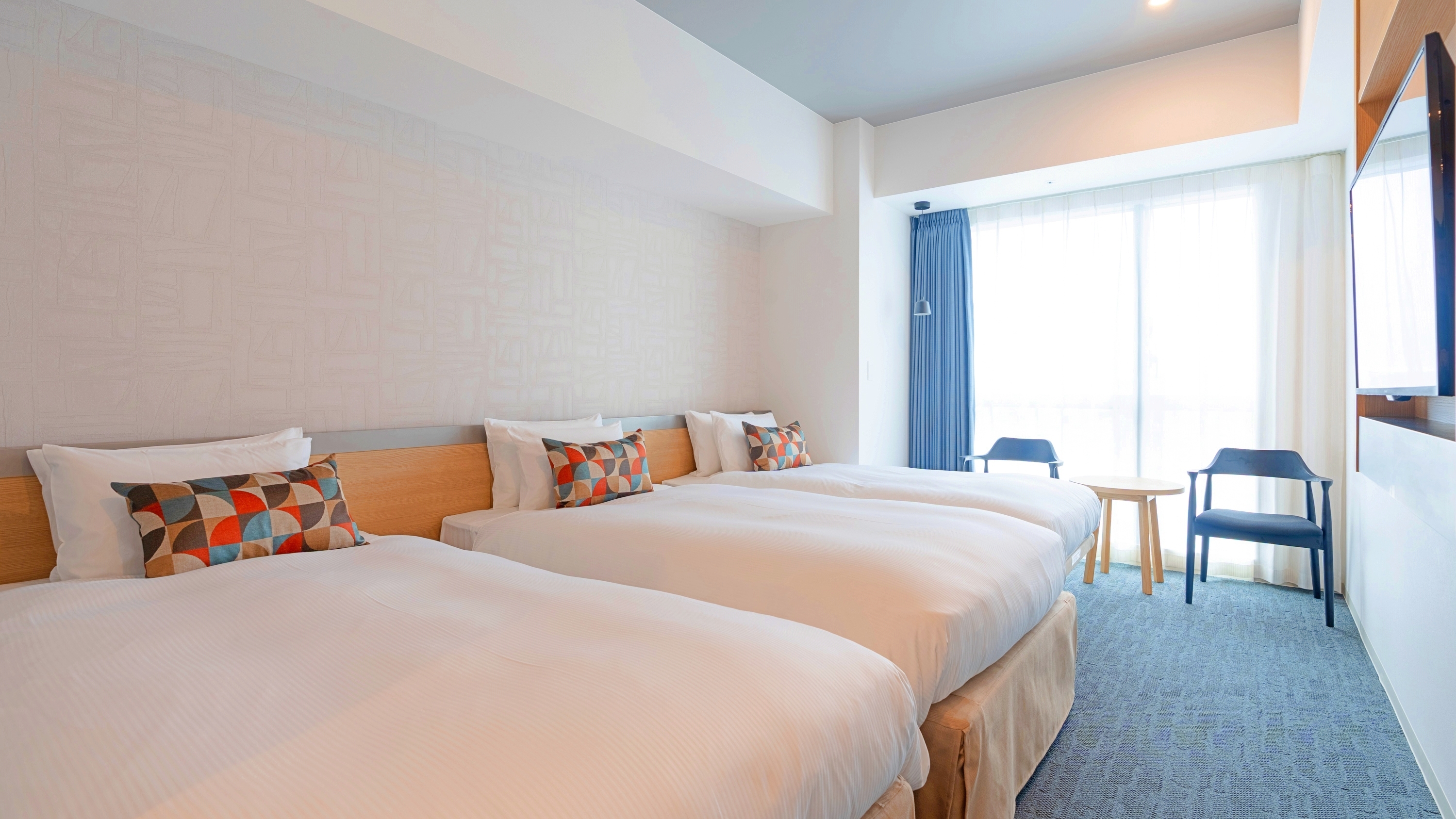 デラックスツイン（3名1室）／ハイフロア・スカイフロア（一例）※家具などの仕様が異なる場合がございま