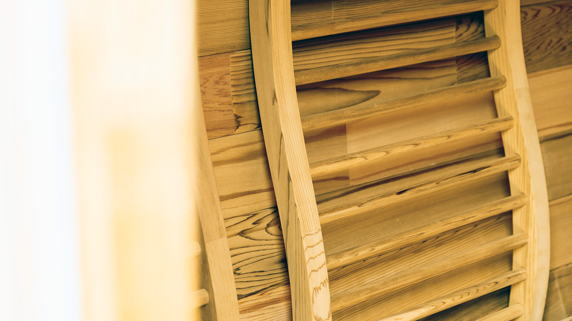 ・【サウナ】自然な姿勢で、サウナをもっと快適に