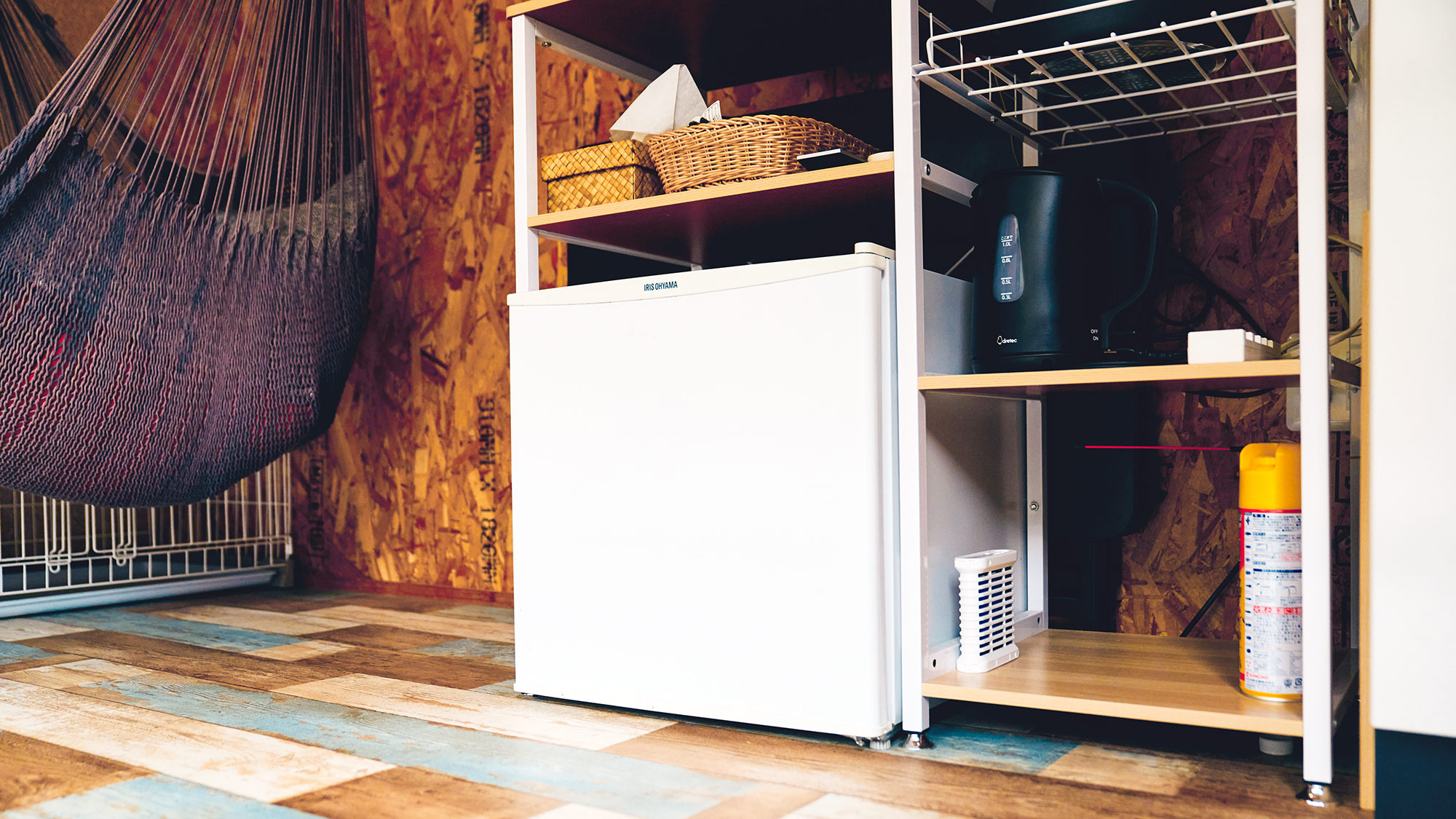 ・【キッチン】冷蔵庫・ケトル完備。手軽に調理