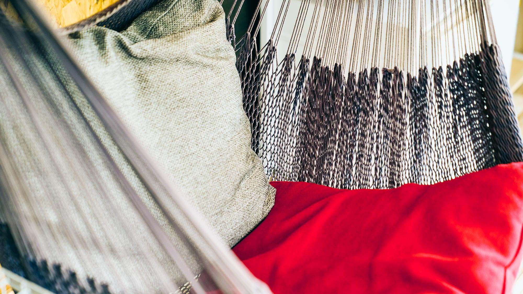 ・【ダイニング】癒やしの空間。ハンモックでリラックス