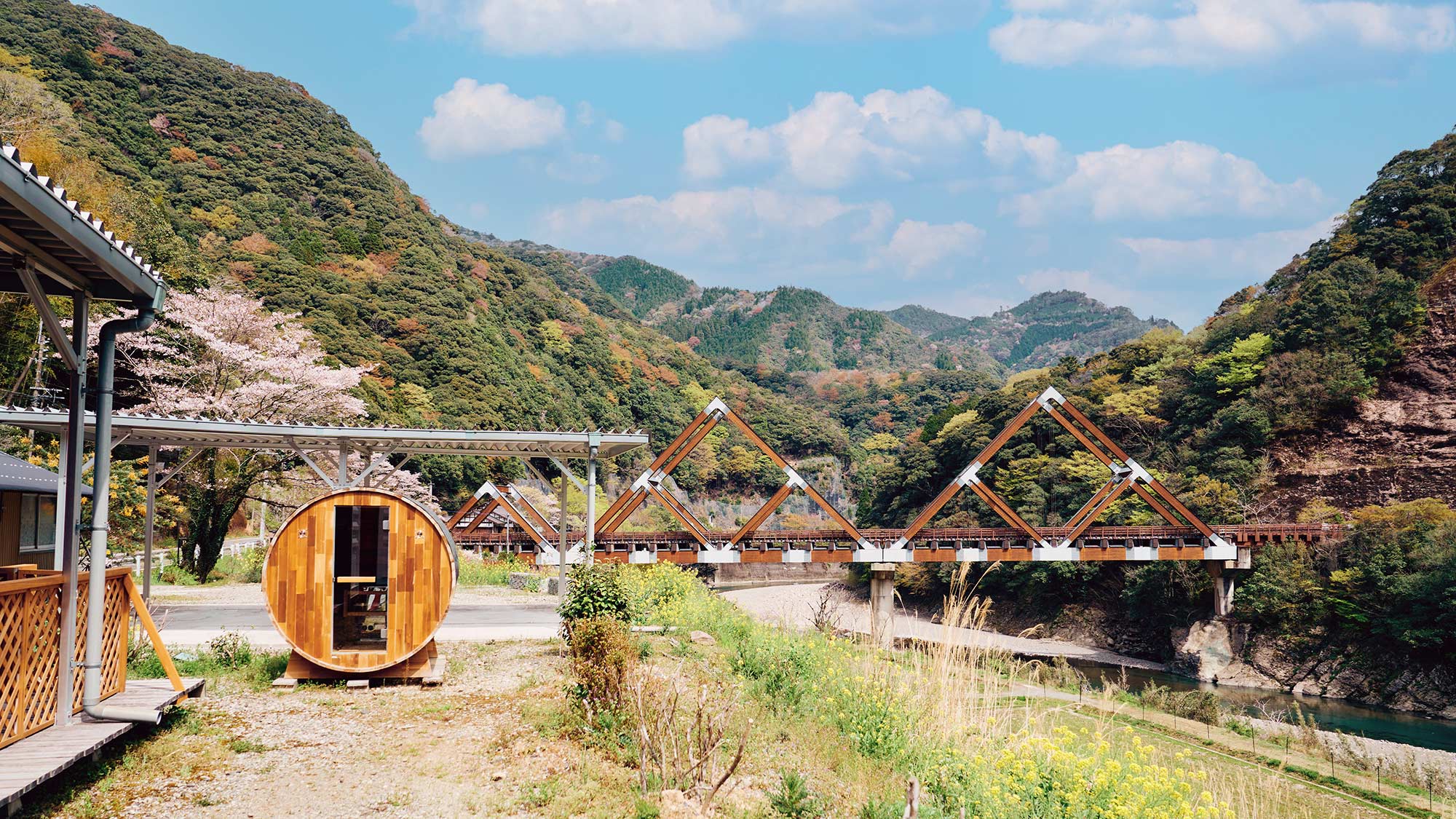 ・【サウナ】絶景サウナ！桜と川を望む贅沢