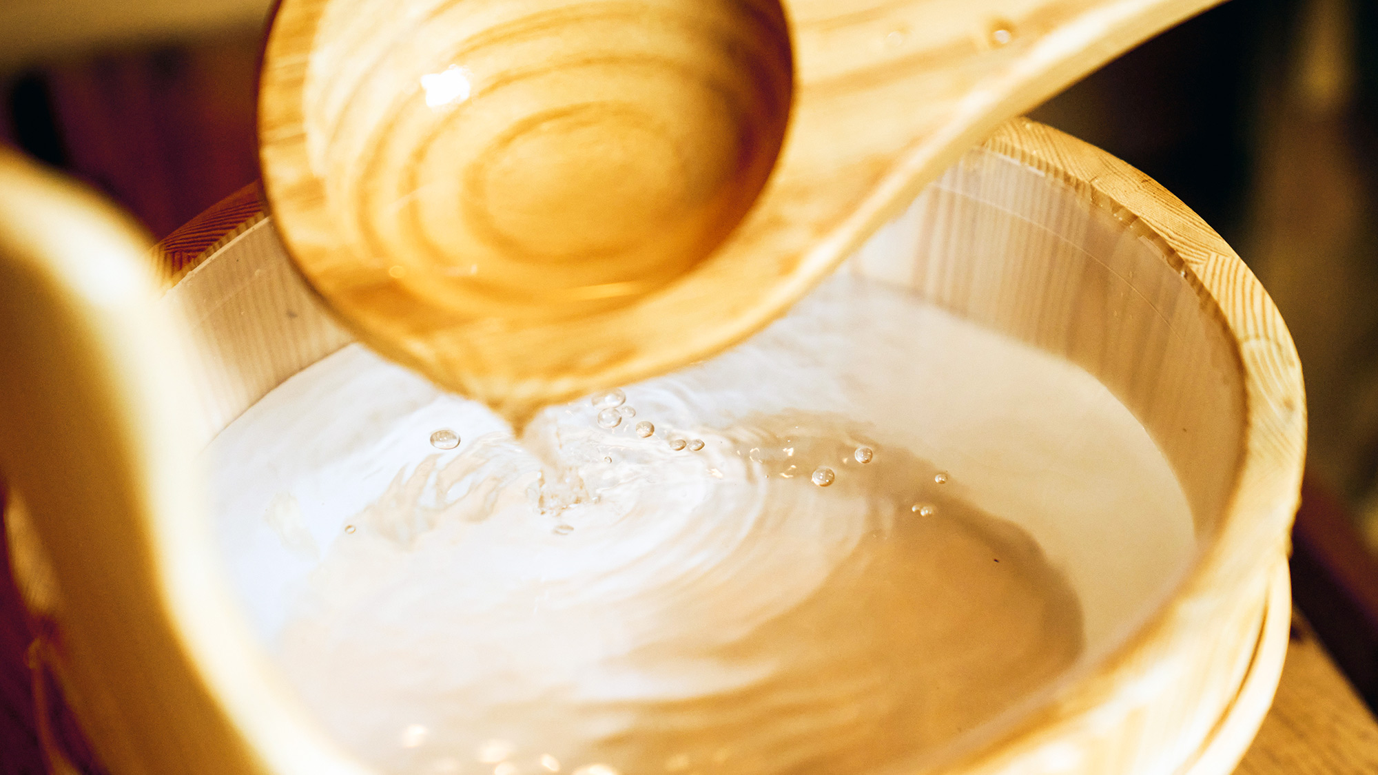 ・【サウナ】柄杓でかける、至福のロウリュ体験