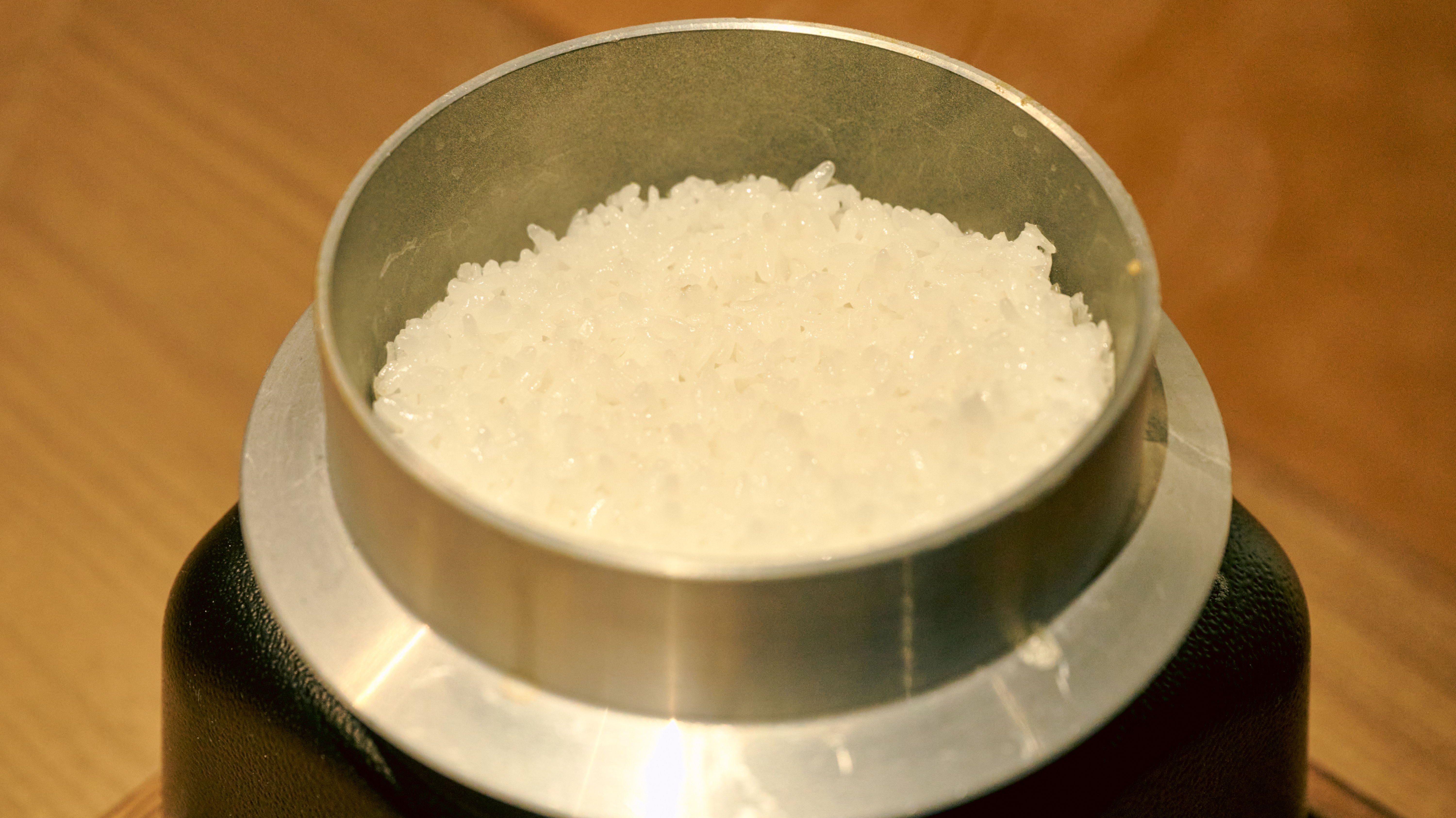 「松コース」宮崎牛ザブトンや妻地鶏の炭火焼など宮崎の食材を使用した懐石おせち（イメージ）