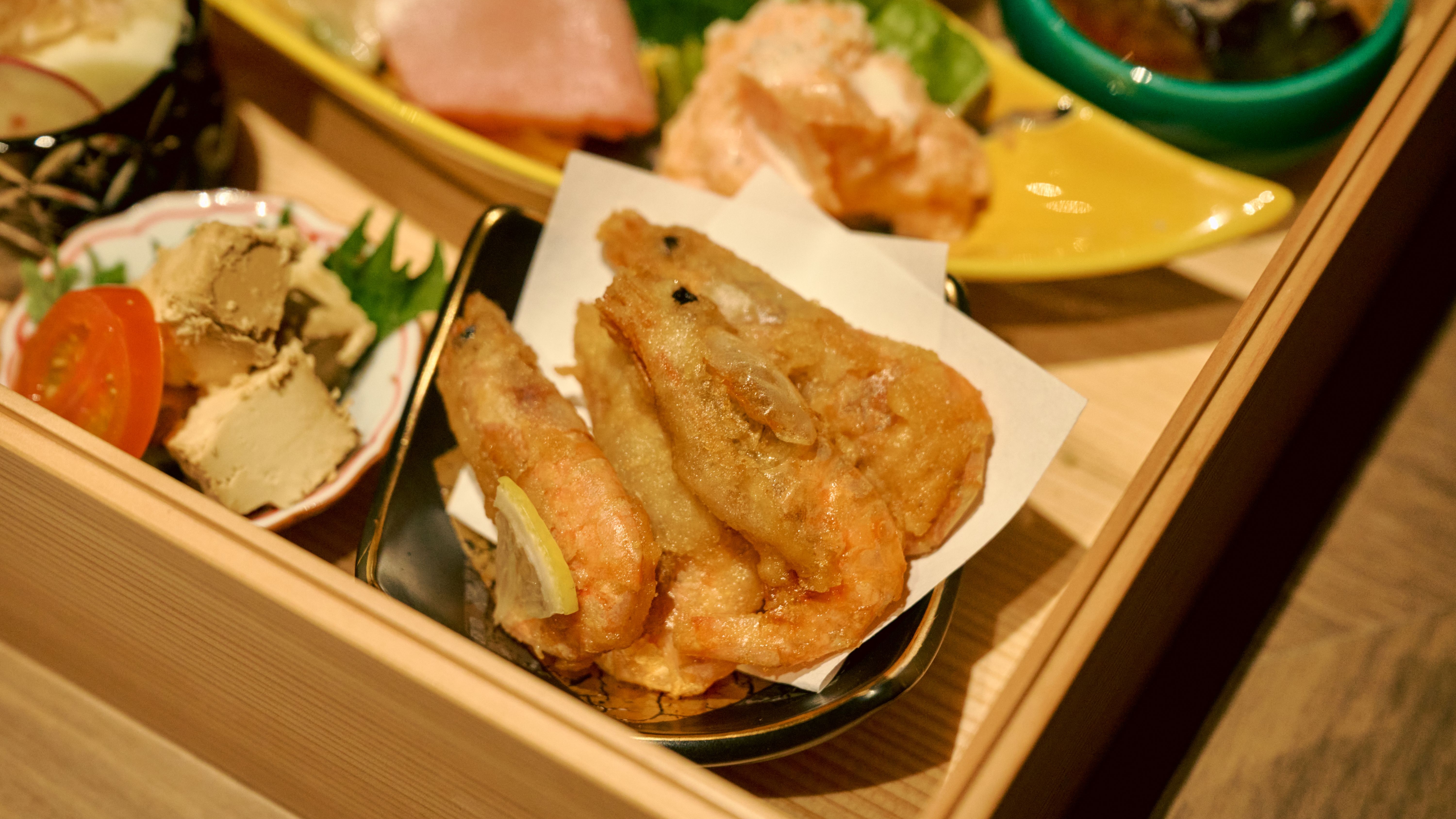 「梅コース」日南鶏の炭火焼など宮崎の食材を贅沢に使用した懐石おせち（イメージ）