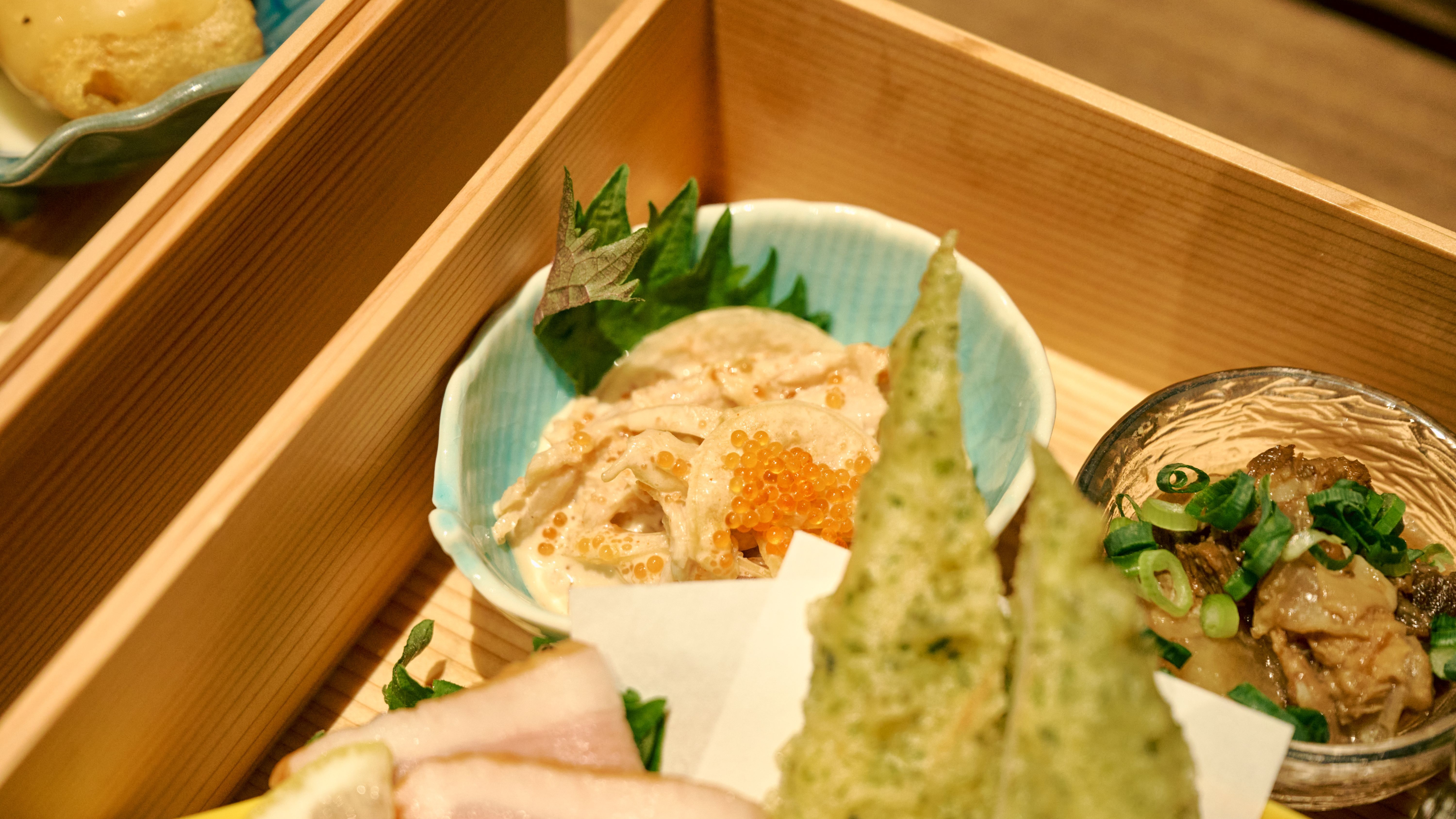 「竹コース」霧島鶏の炭火焼など宮崎の食材を使用した懐石おせち（イメージ）