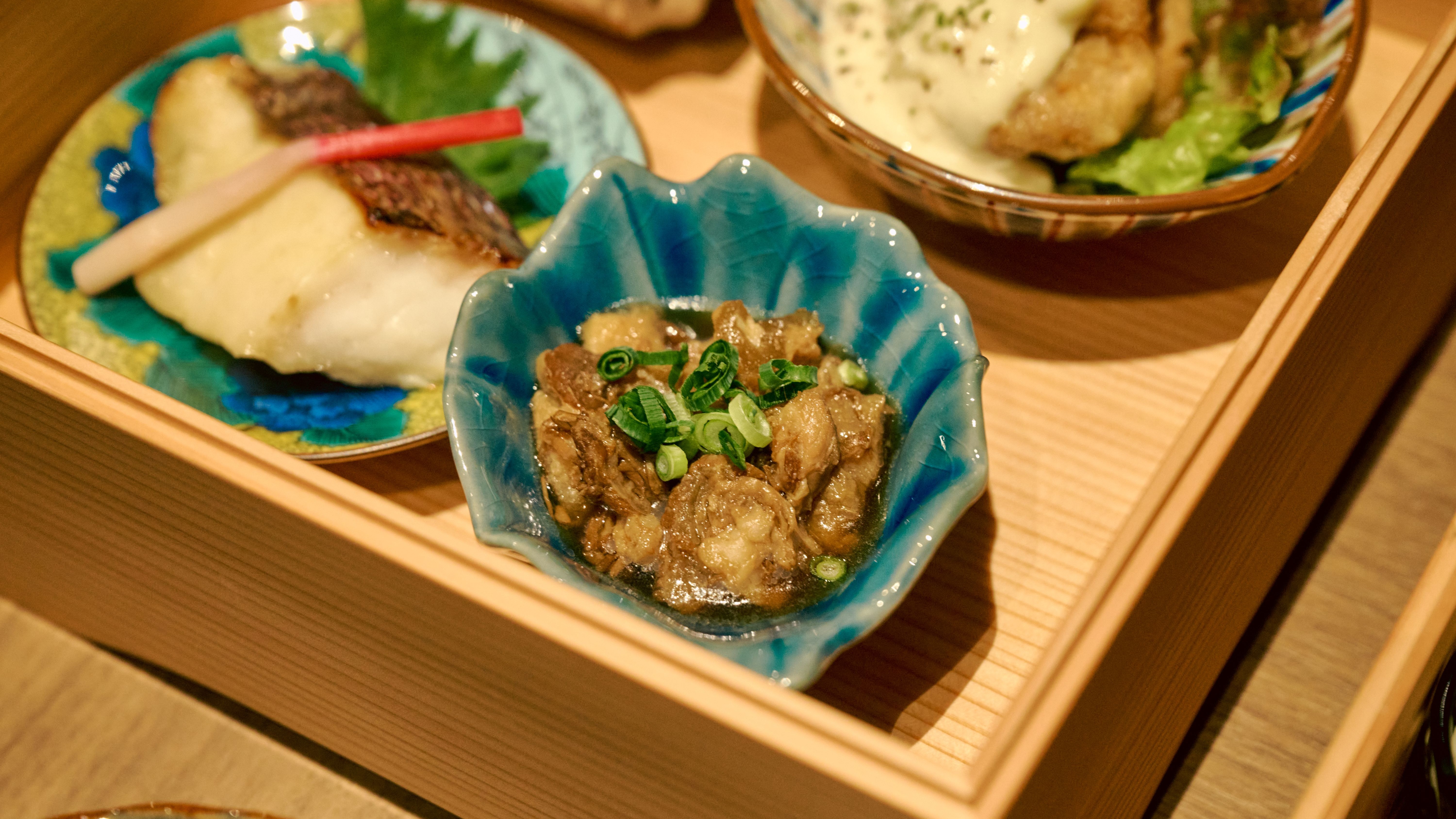 「梅コース」日南鶏の炭火焼など宮崎の食材を贅沢に使用した懐石おせち（イメージ）