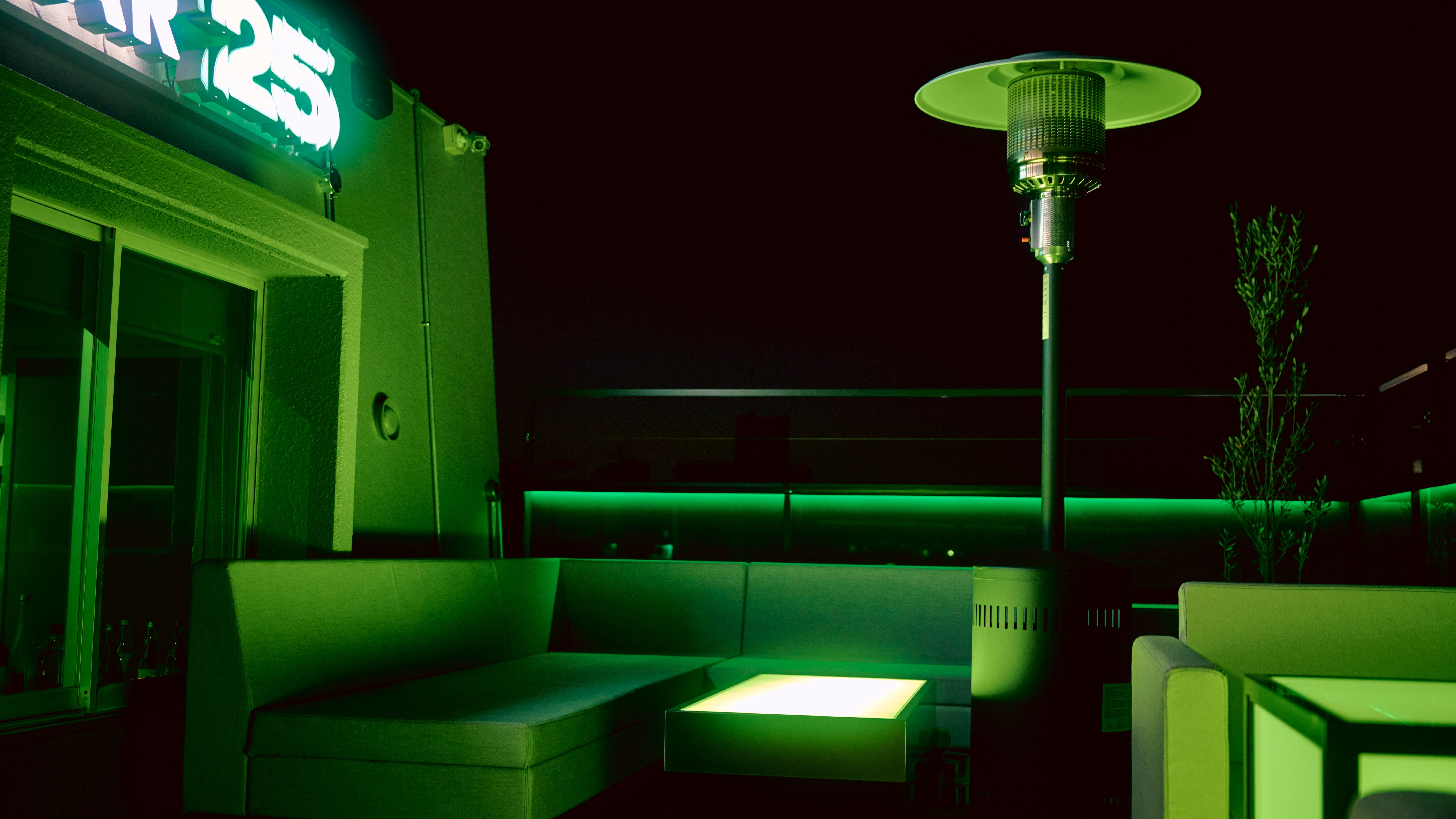 ルーフトップBAR「オールインクルーシブ」