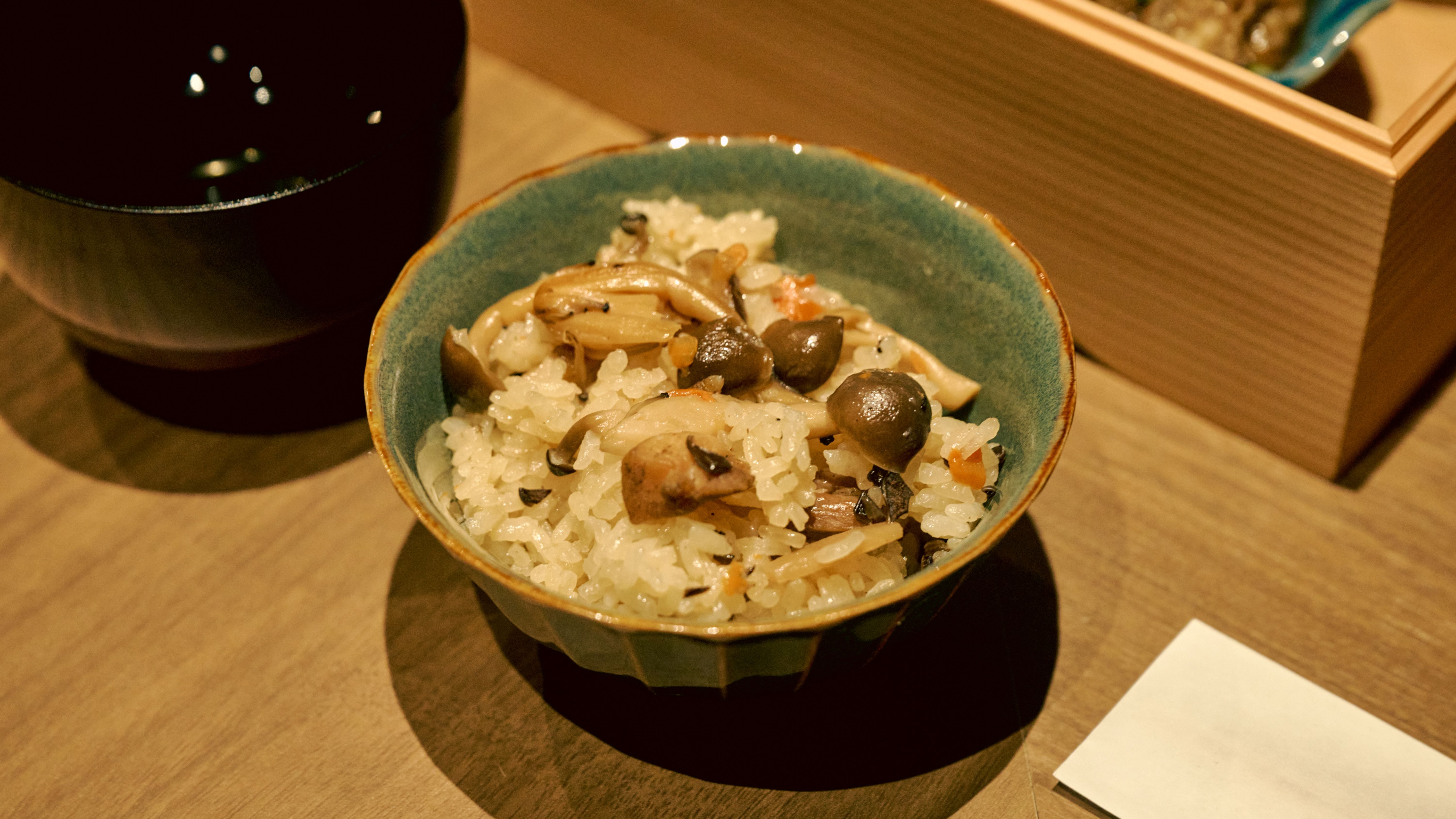 「梅コース」日南鶏の炭火焼など宮崎の食材を贅沢に使用した懐石おせち（イメージ）