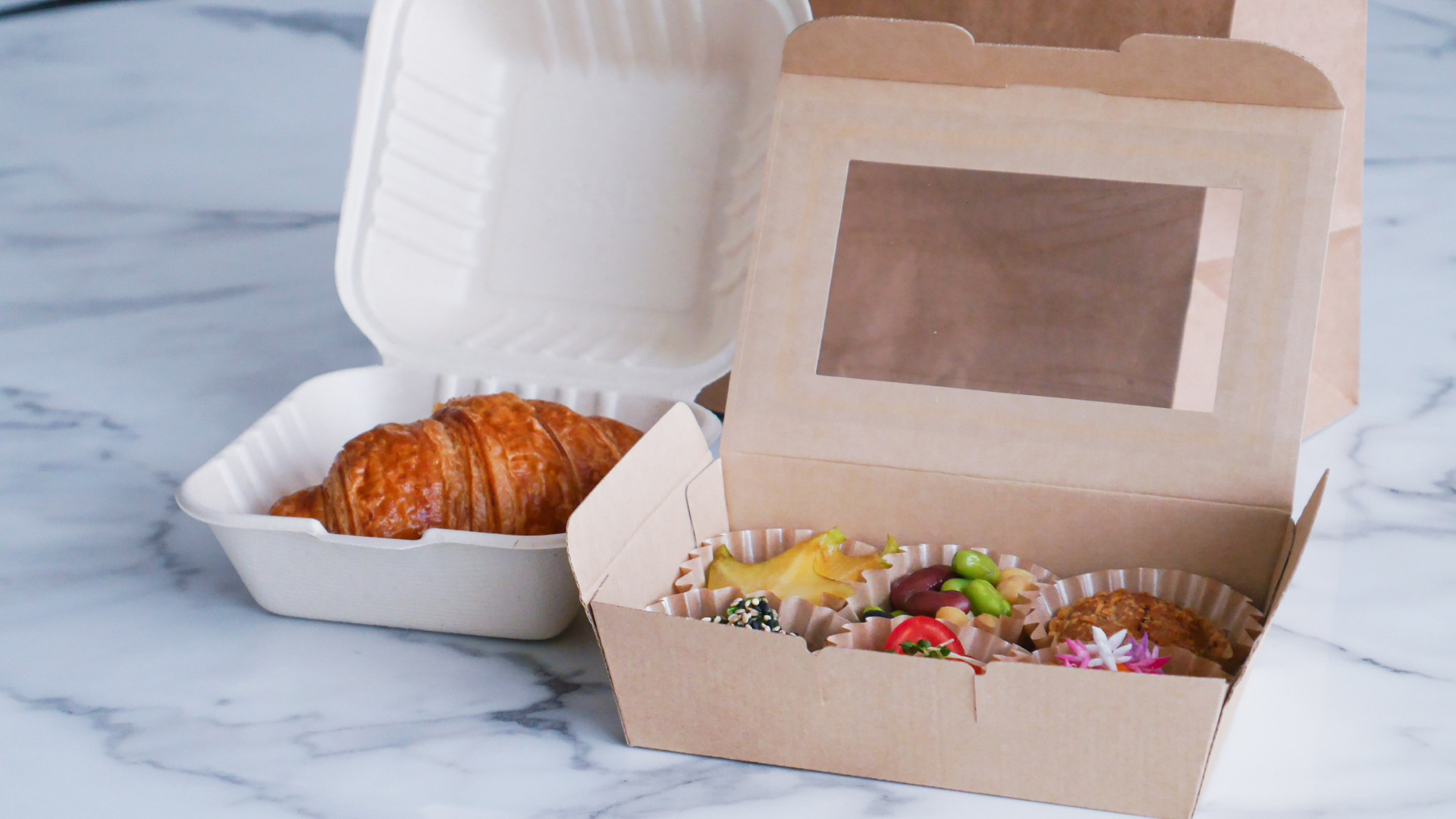 朝食はどこでもお楽しみいただけるようボックスにてご提供