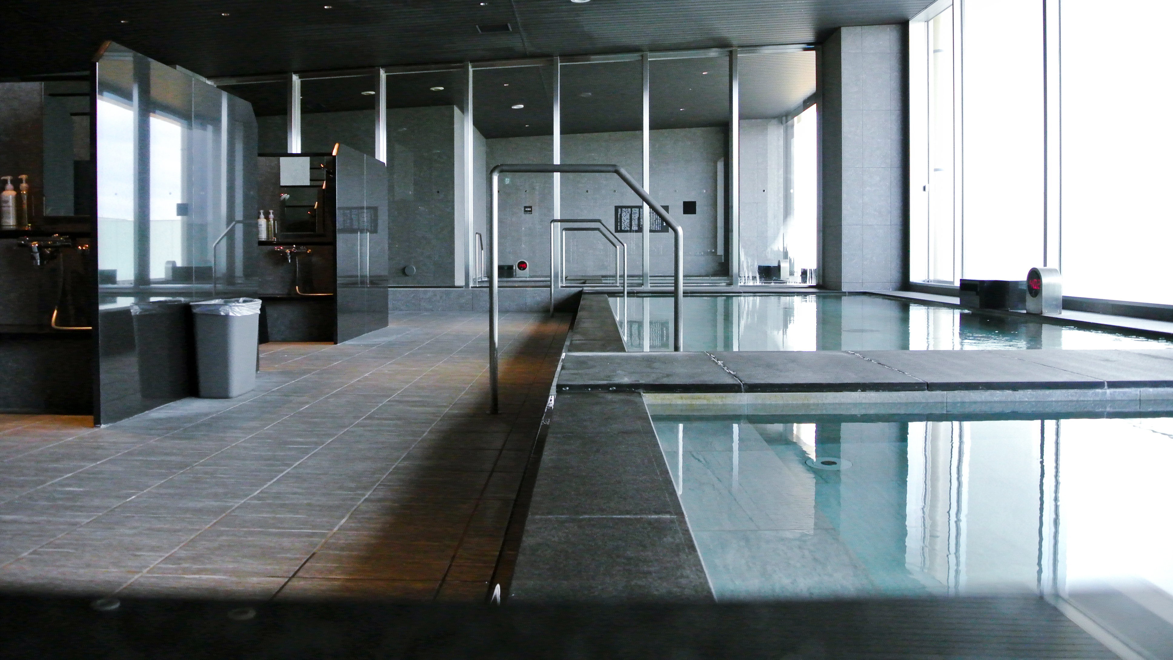 天然温泉「ギンバル温泉」は加水なしの濃厚な泉質