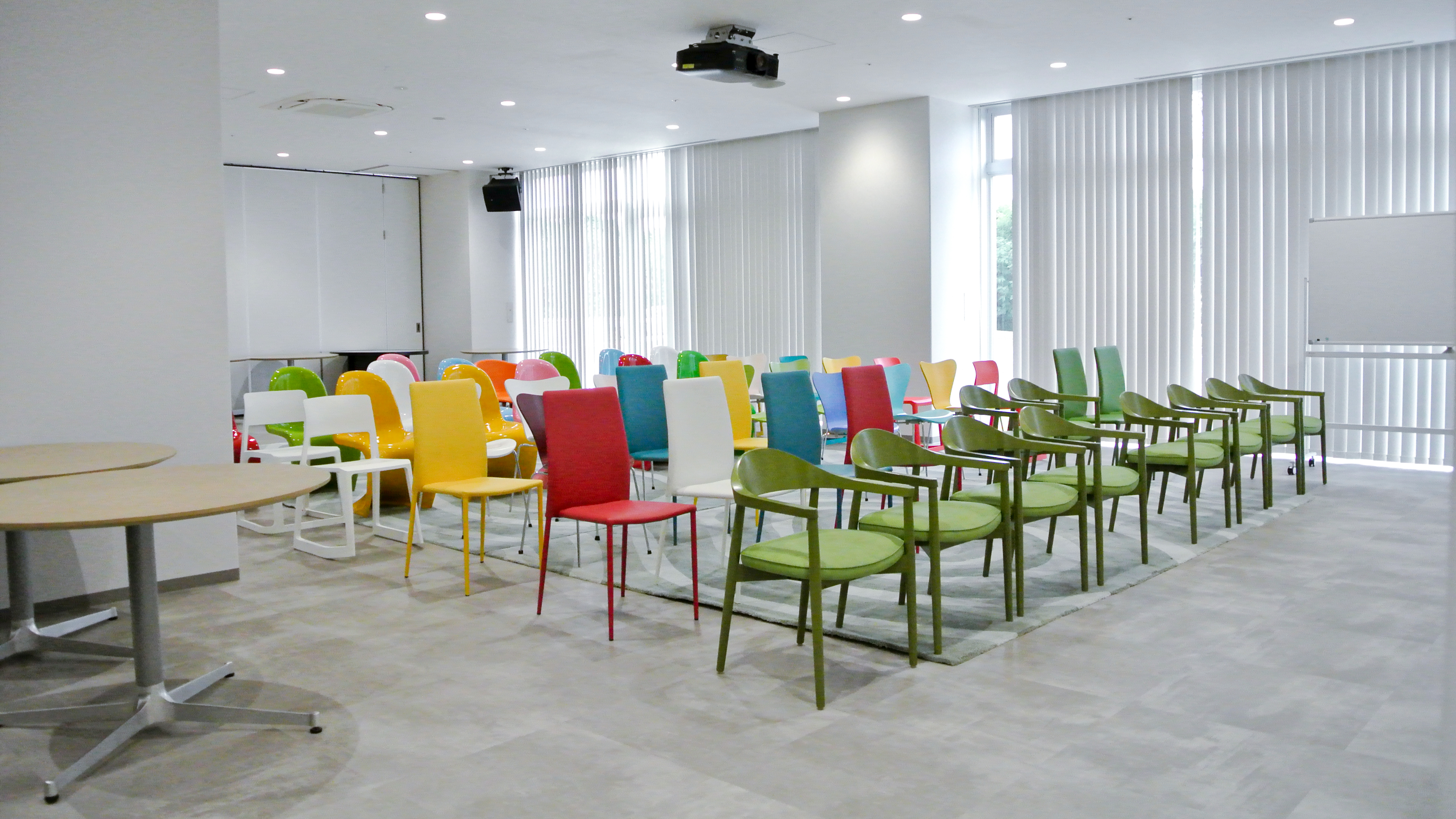 会議室はご要望に合わせて多様にアレンジができます