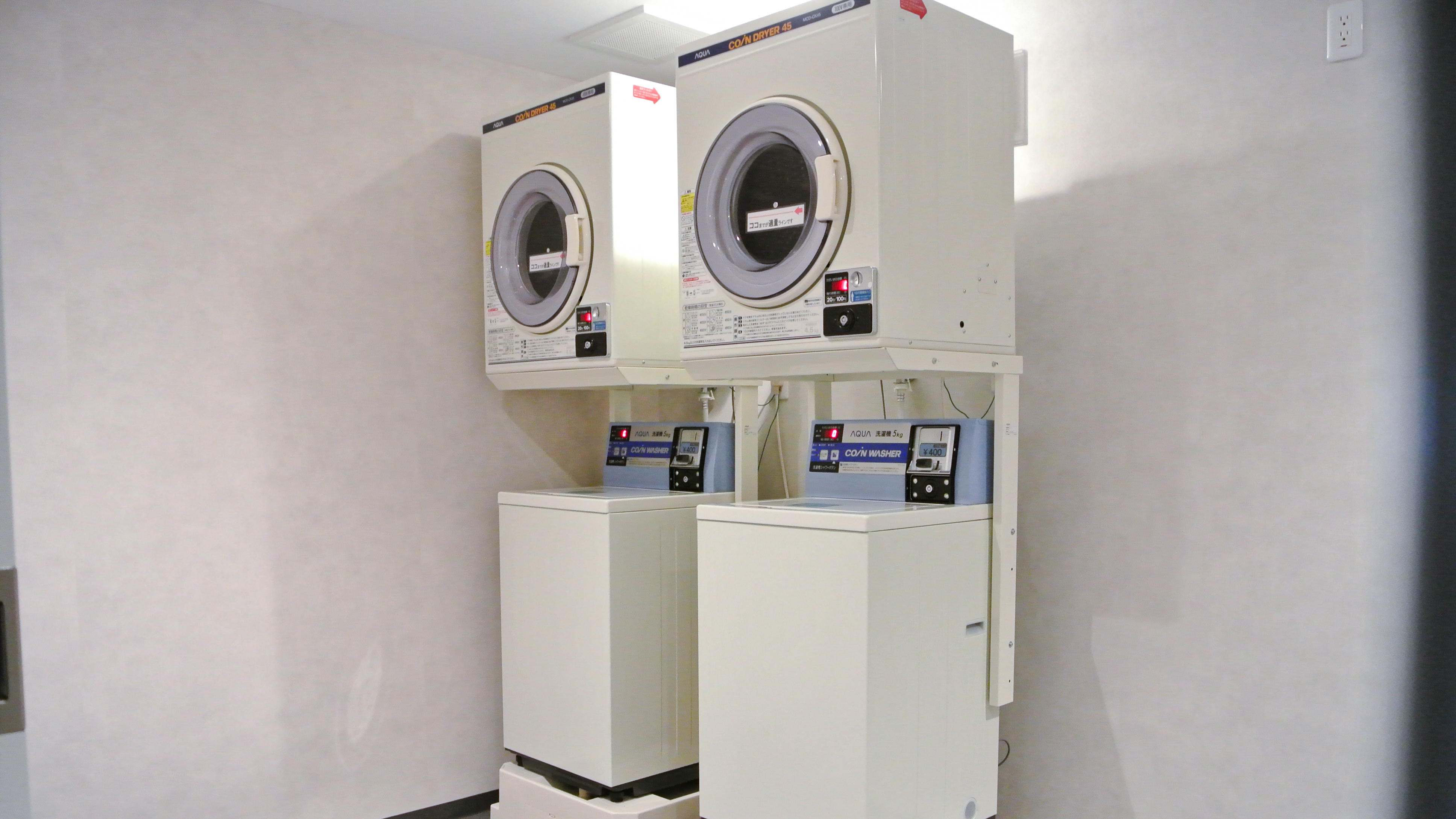 連泊に嬉しいランドリースペースは各階にございます