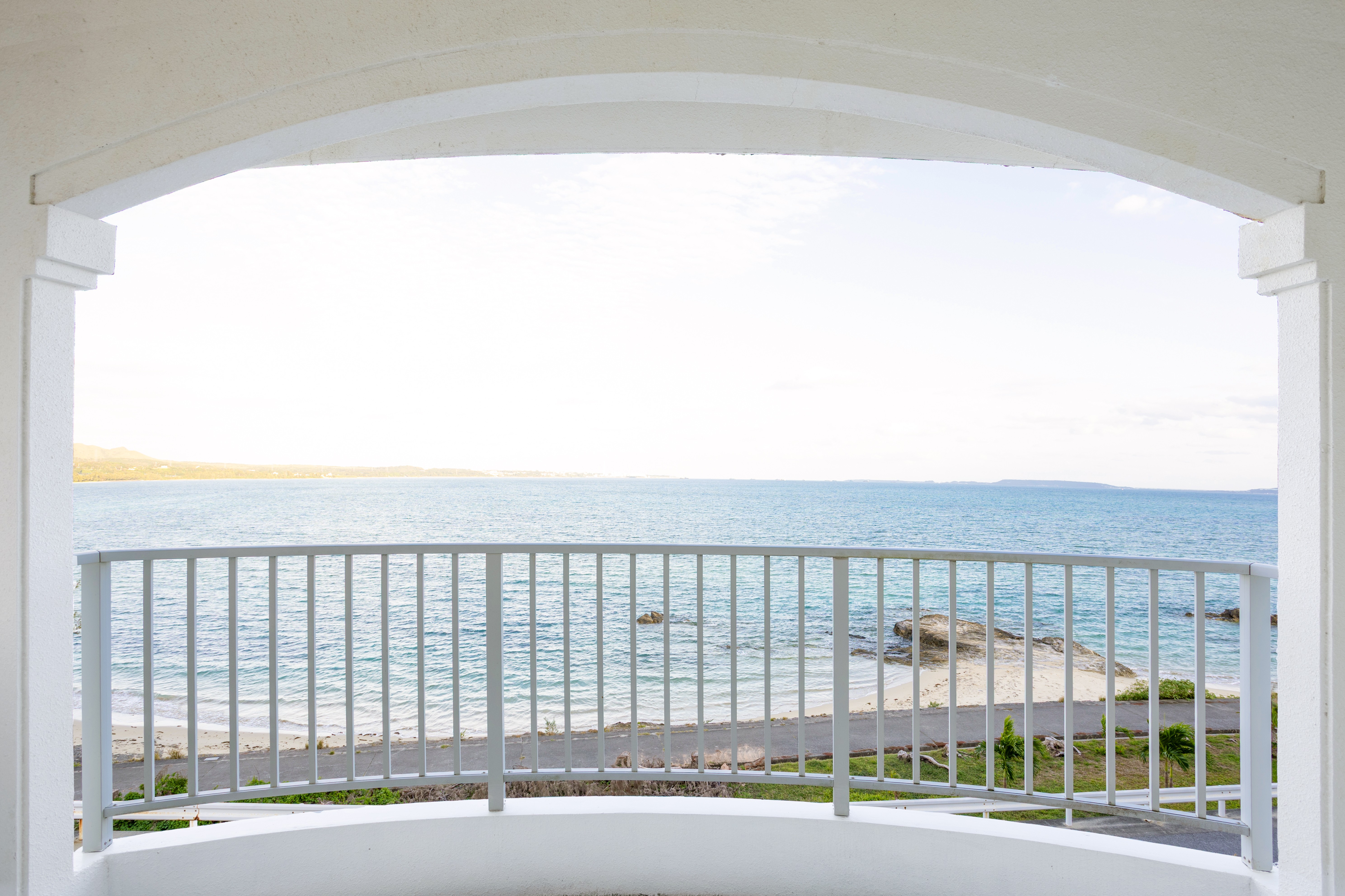 ・【バルコニー】雄大な大海原が広がる絶景をひとり占め。さざ波の音、心地よい潮風に癒されます