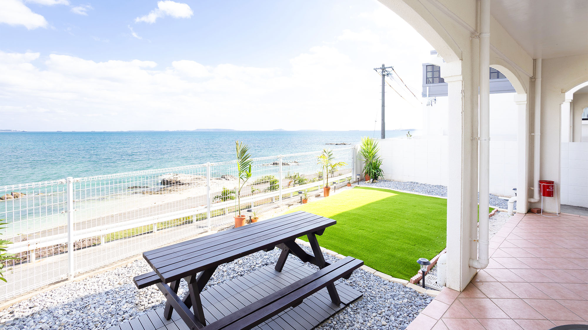 ・【ガーデン】波の音がBGM　絶景オーシャンビューに心奪われます