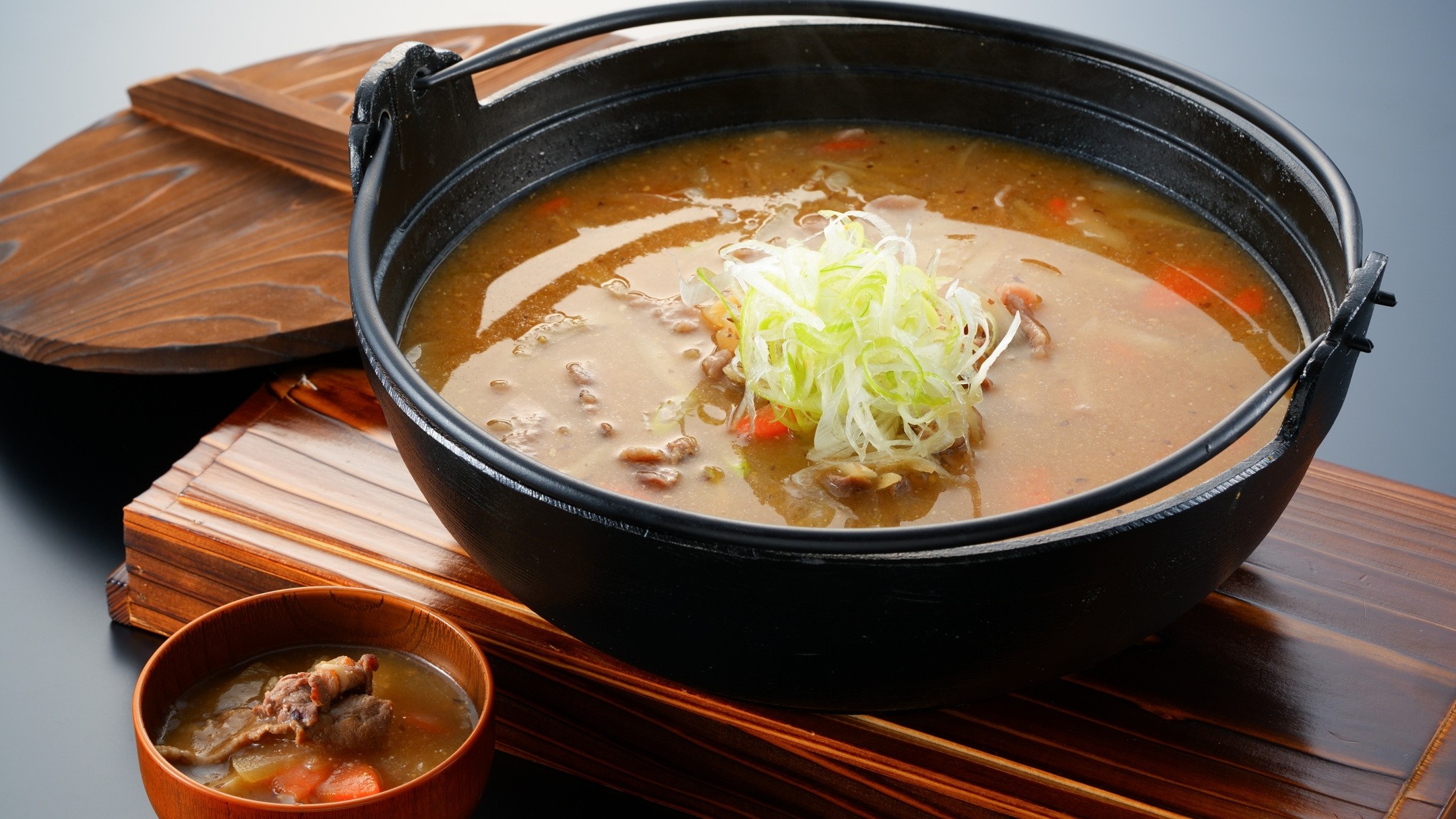 ＜夕食＞猪肉入り田舎風味噌汁