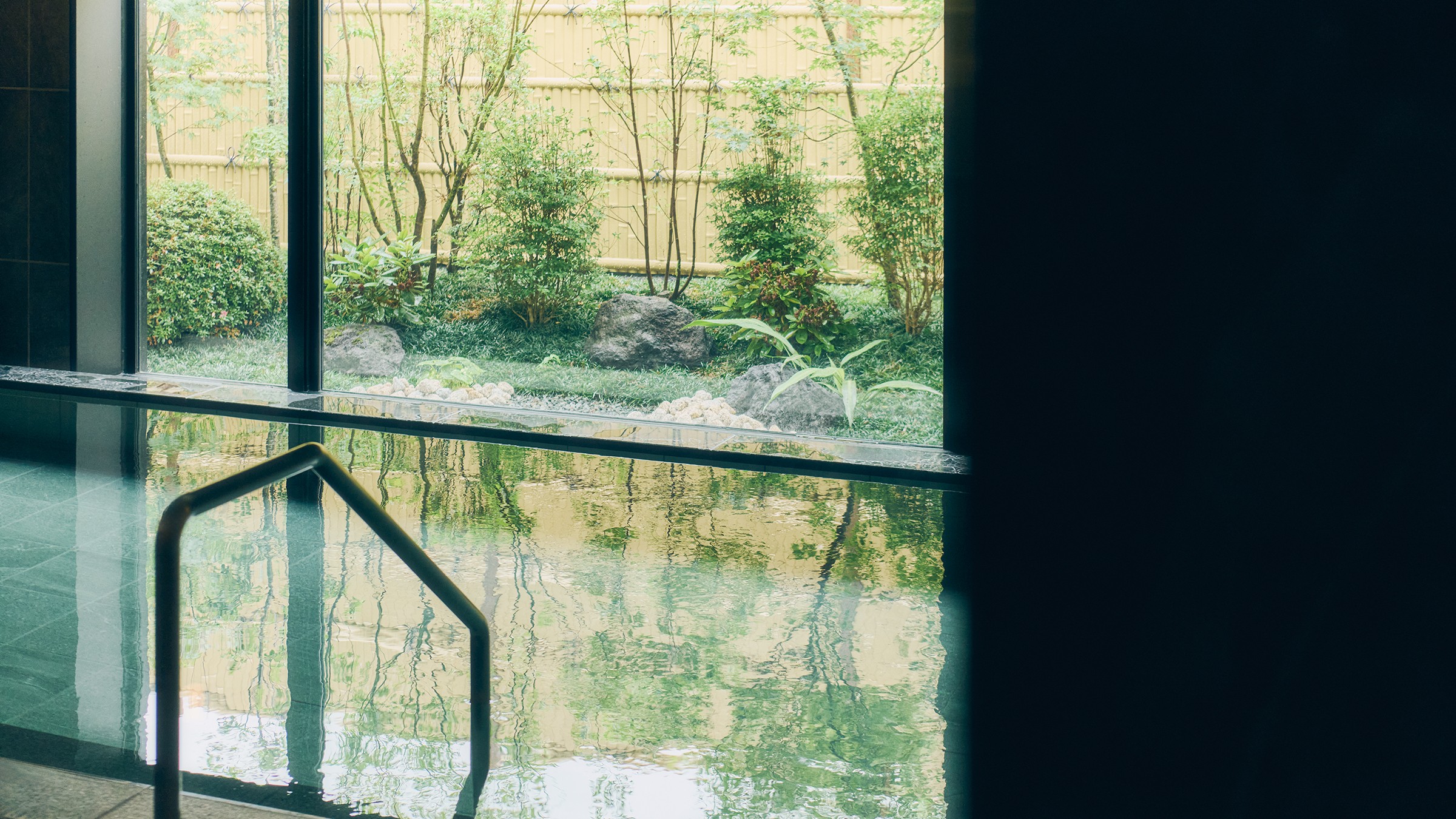 ＜天然温泉＞朝霧の湯