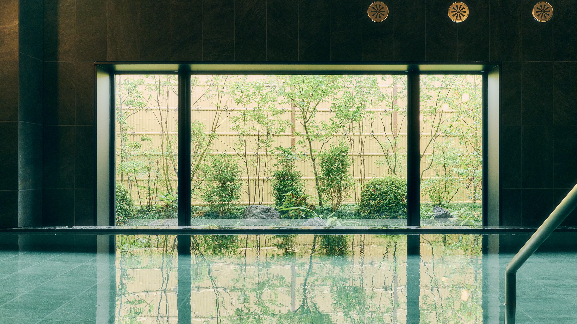 ＜天然温泉＞朝霧の湯