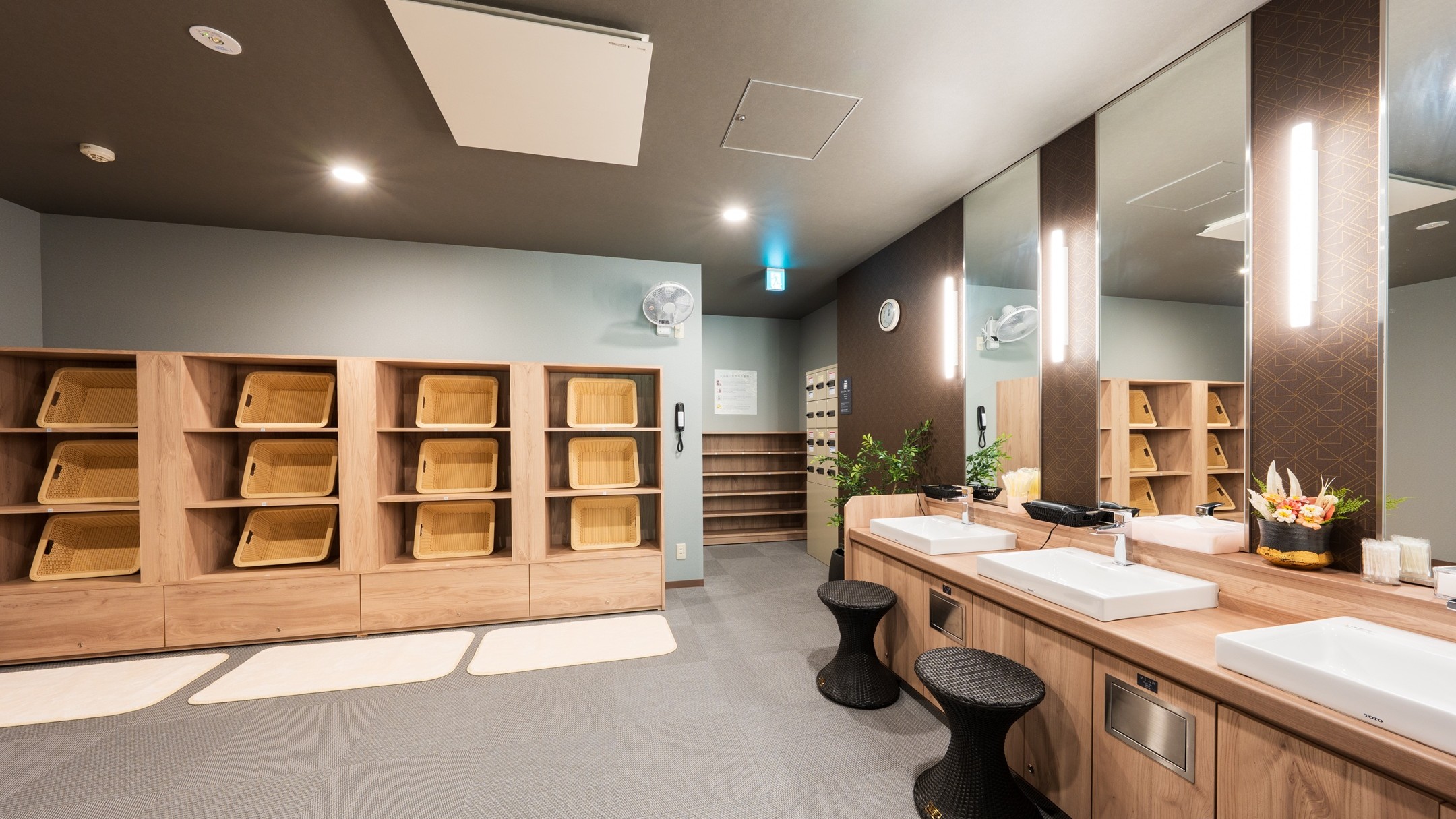 ＜大浴場＞大浴場脱衣所