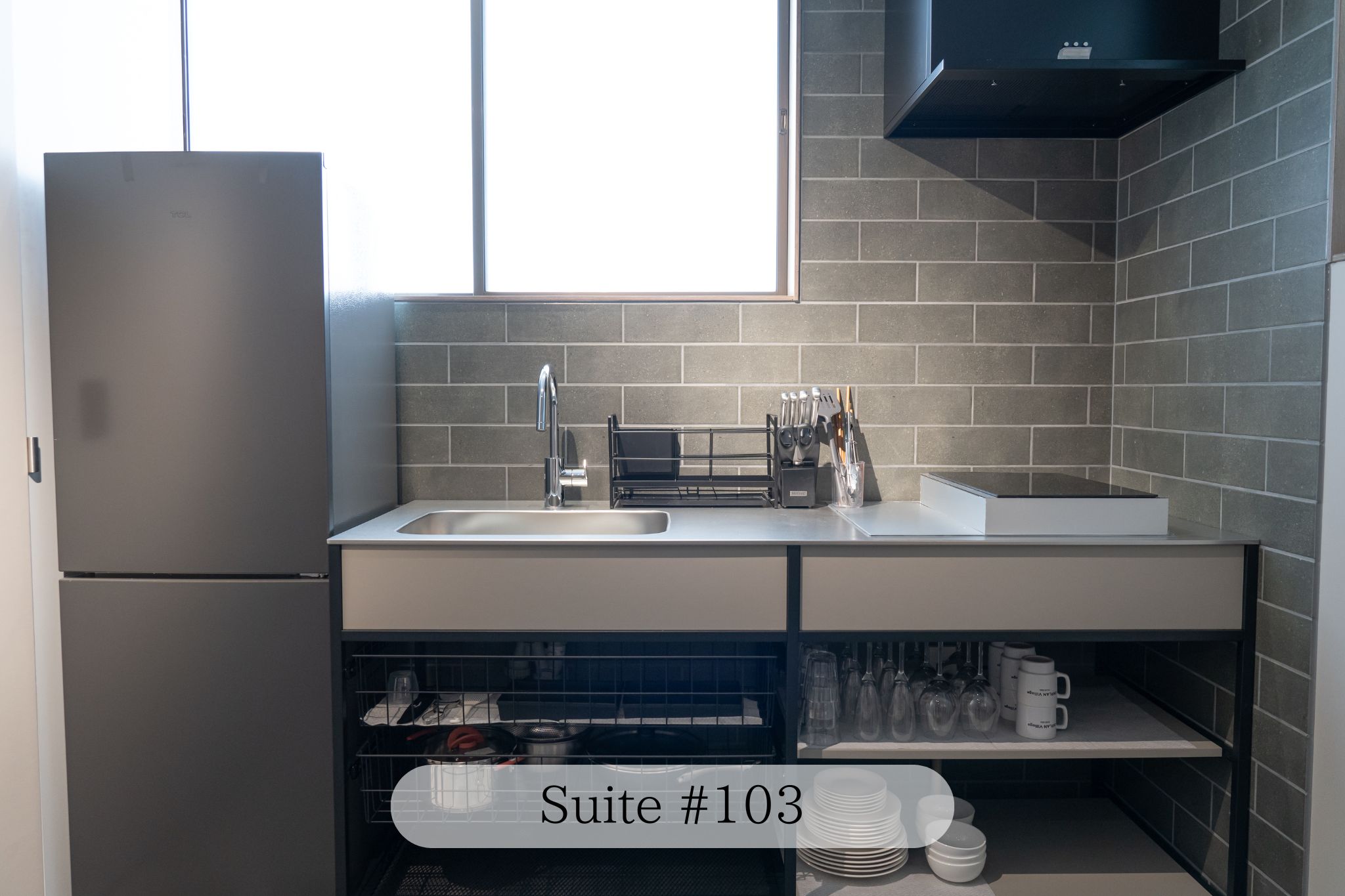 Suite 103号室