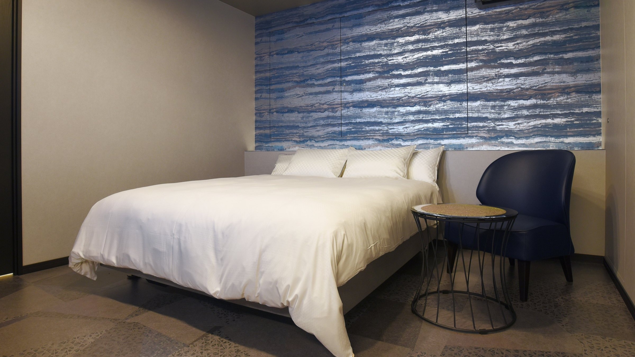 クイーン（W1610 x L1950mm）１台