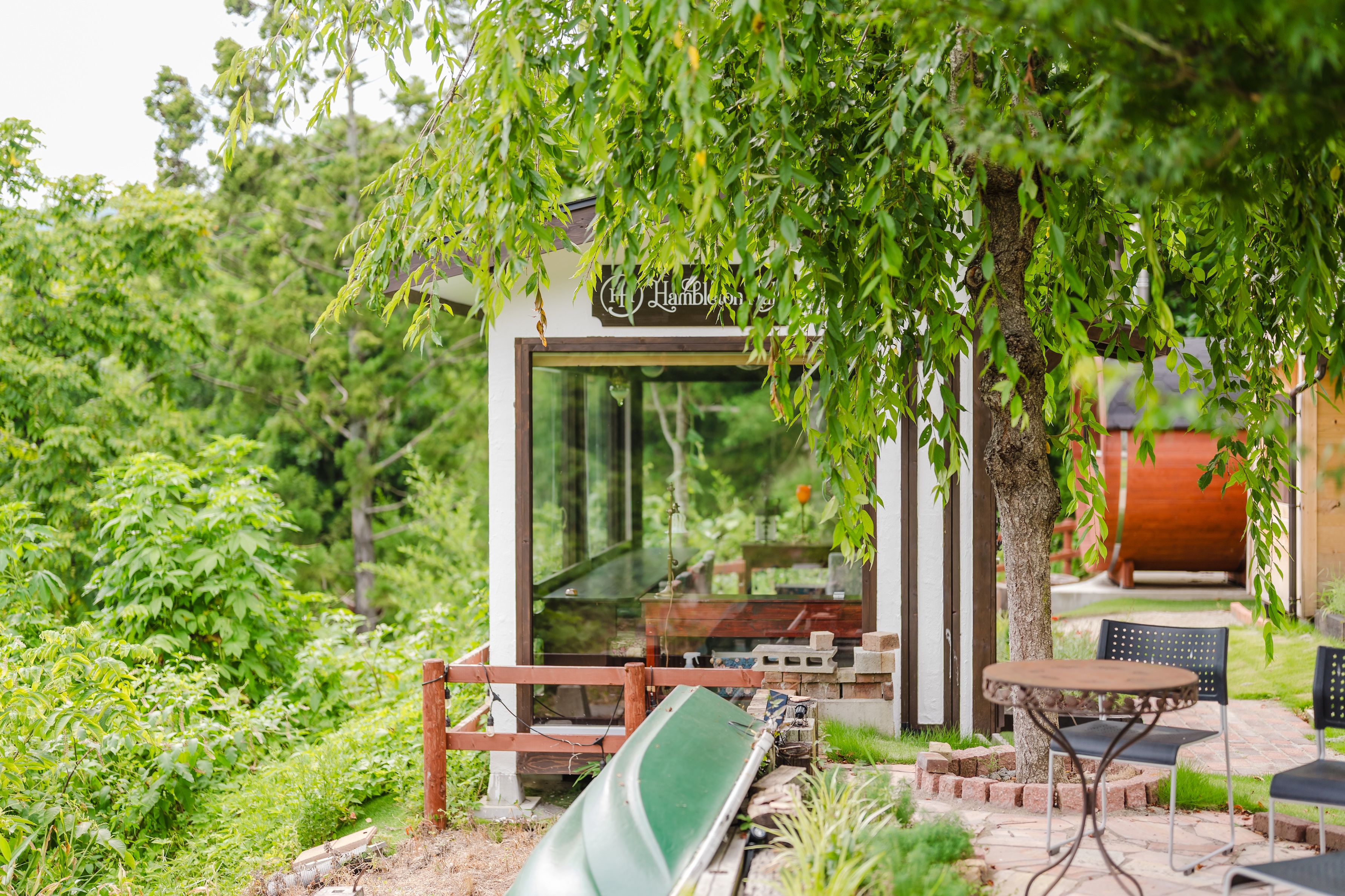 離れを利用してのお食事やティータイムなどもお楽しみいただけます