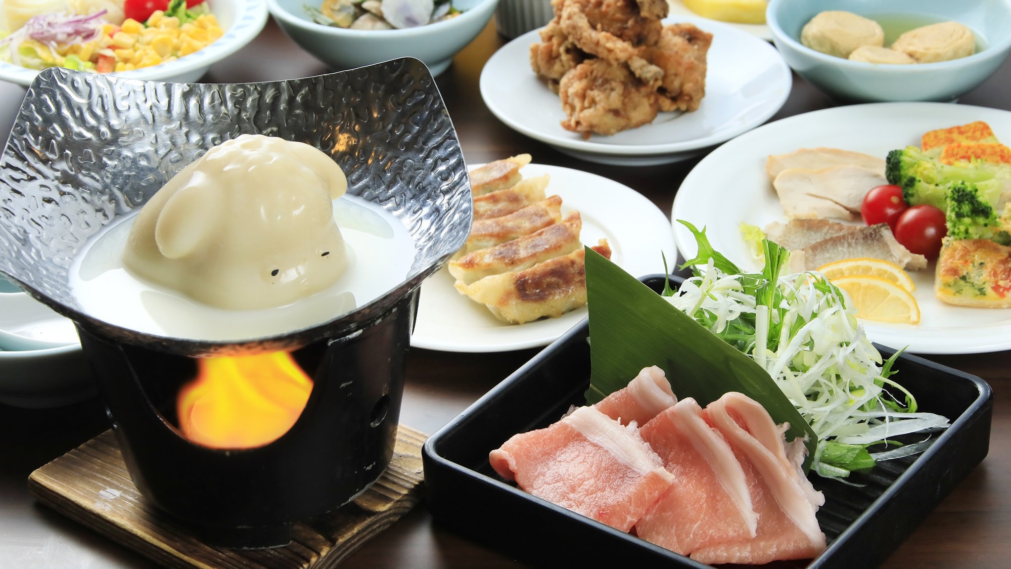 【夏SALE】≪最大20％OFF≫和のおもてなし空間で愛犬と温泉旅＜★豚しゃぶ鍋＆ハーフビュッフェ＞