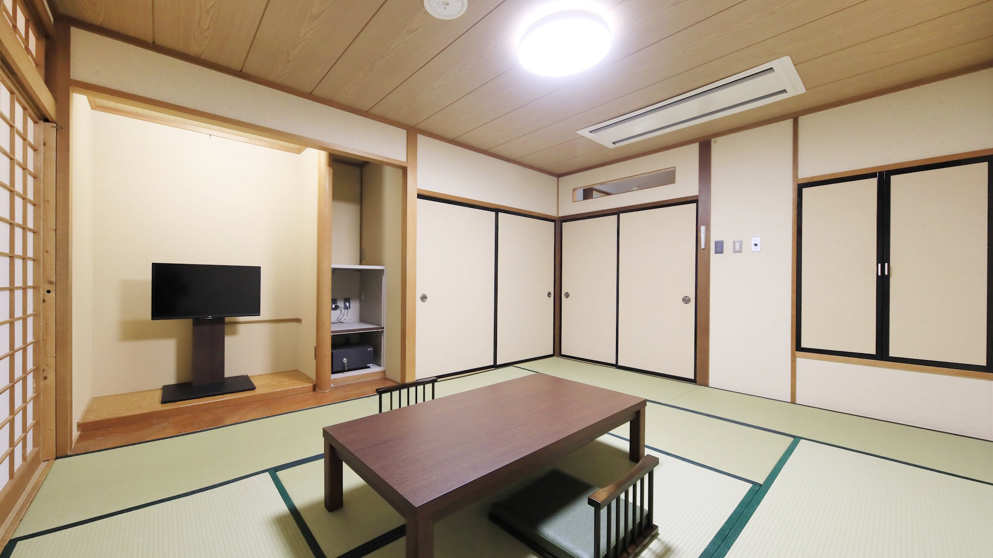 【和室10畳】ゆったりと和の空間をお愉しみいただけます(一例)