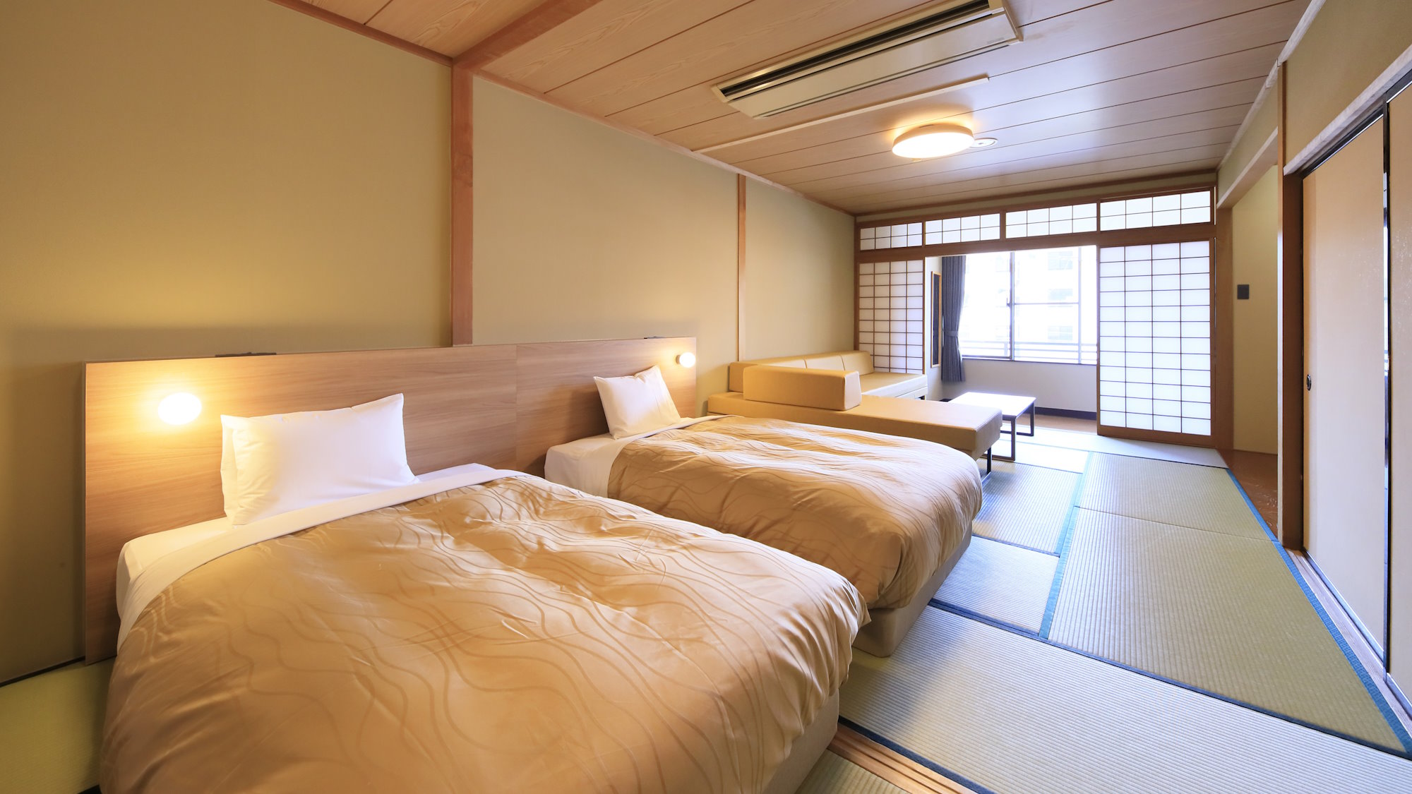 【特別和室ツインベッド】4名様までご利用いただける広々とした客室となっております（一例）