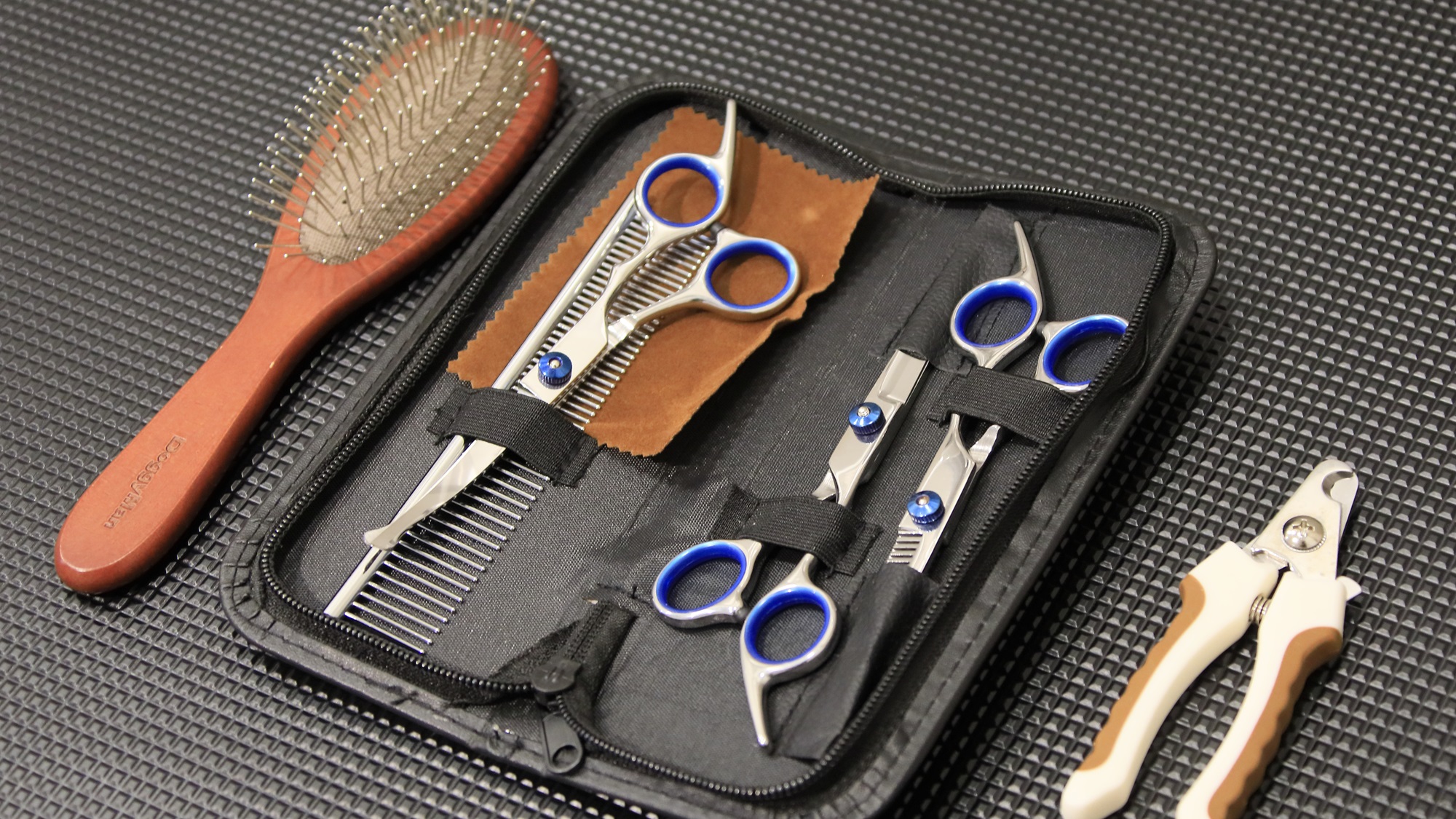 【トリミングルーム】本格的なトリミングをご体験できます（一例）